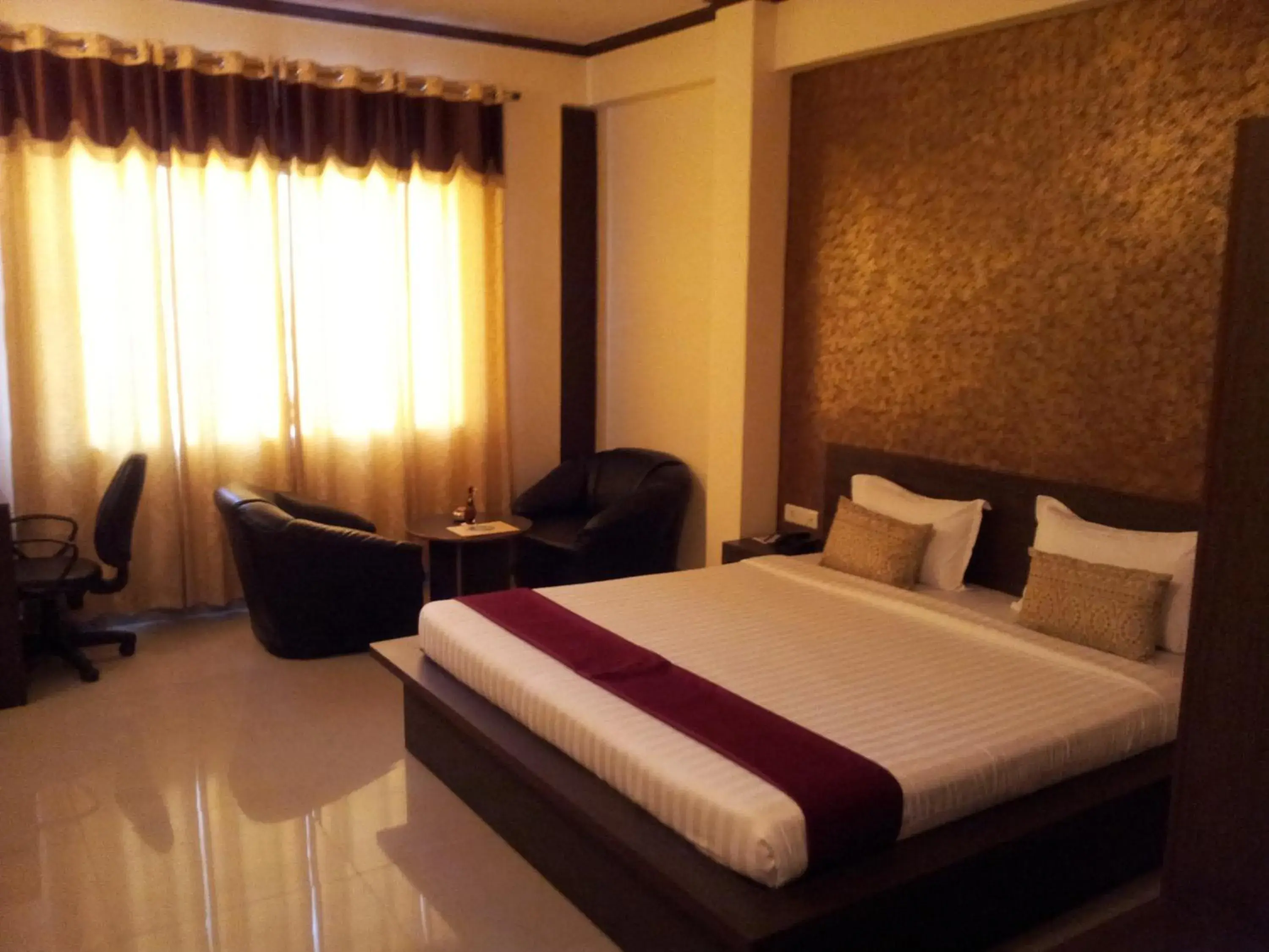 Photo of the whole room, Bed in Hotel Savi Regency