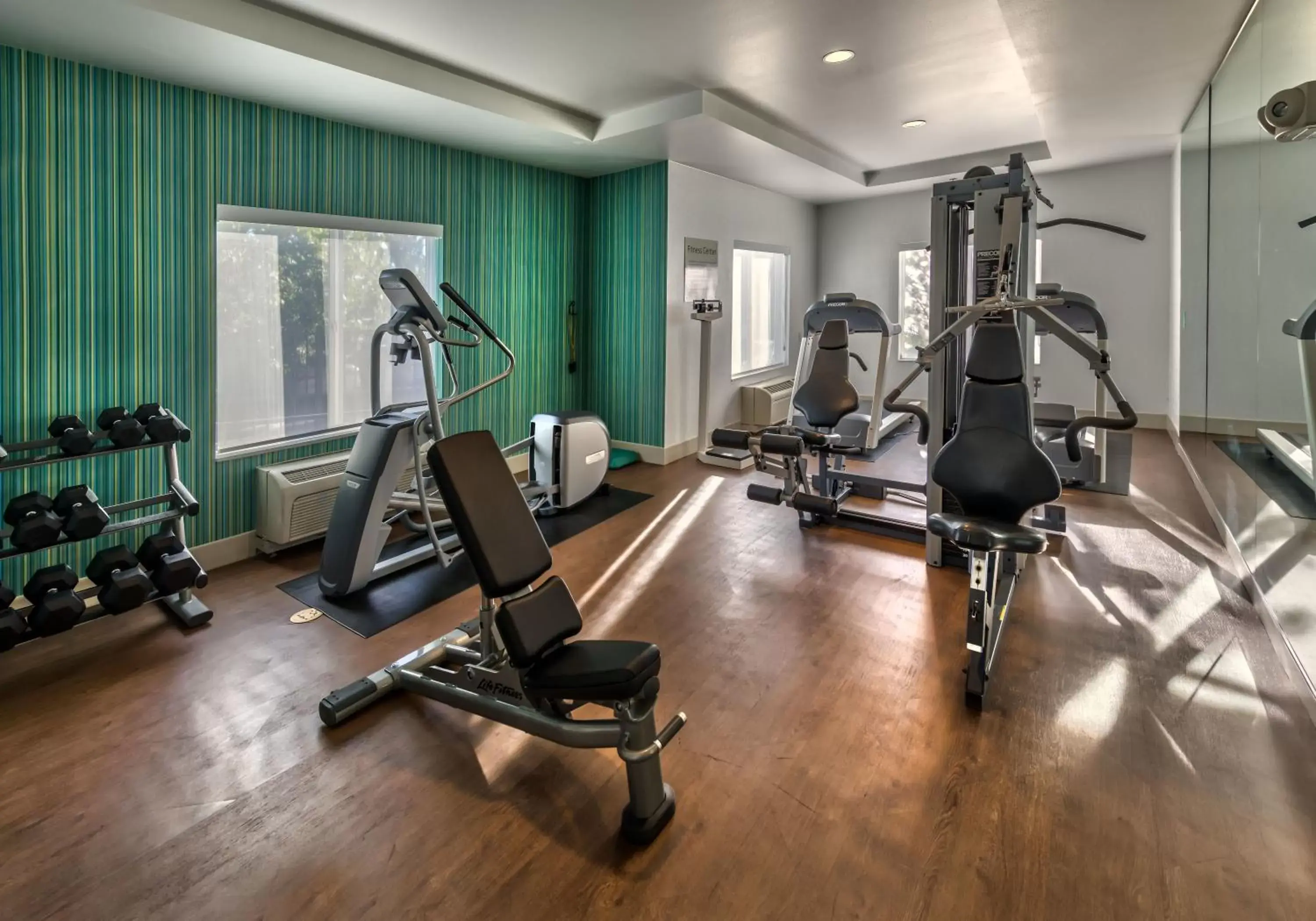 Spa and wellness centre/facilities, Fitness Center/Facilities in Holiday Inn Express Reno Airport, an IHG Hotel