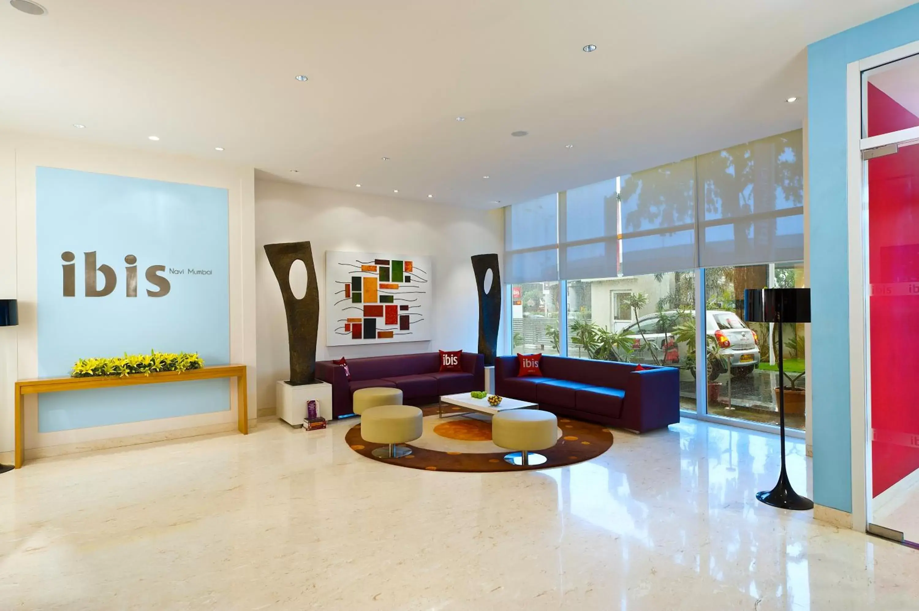 Communal lounge/ TV room, Lobby/Reception in ibis Navi Mumbai - An Accor Brand