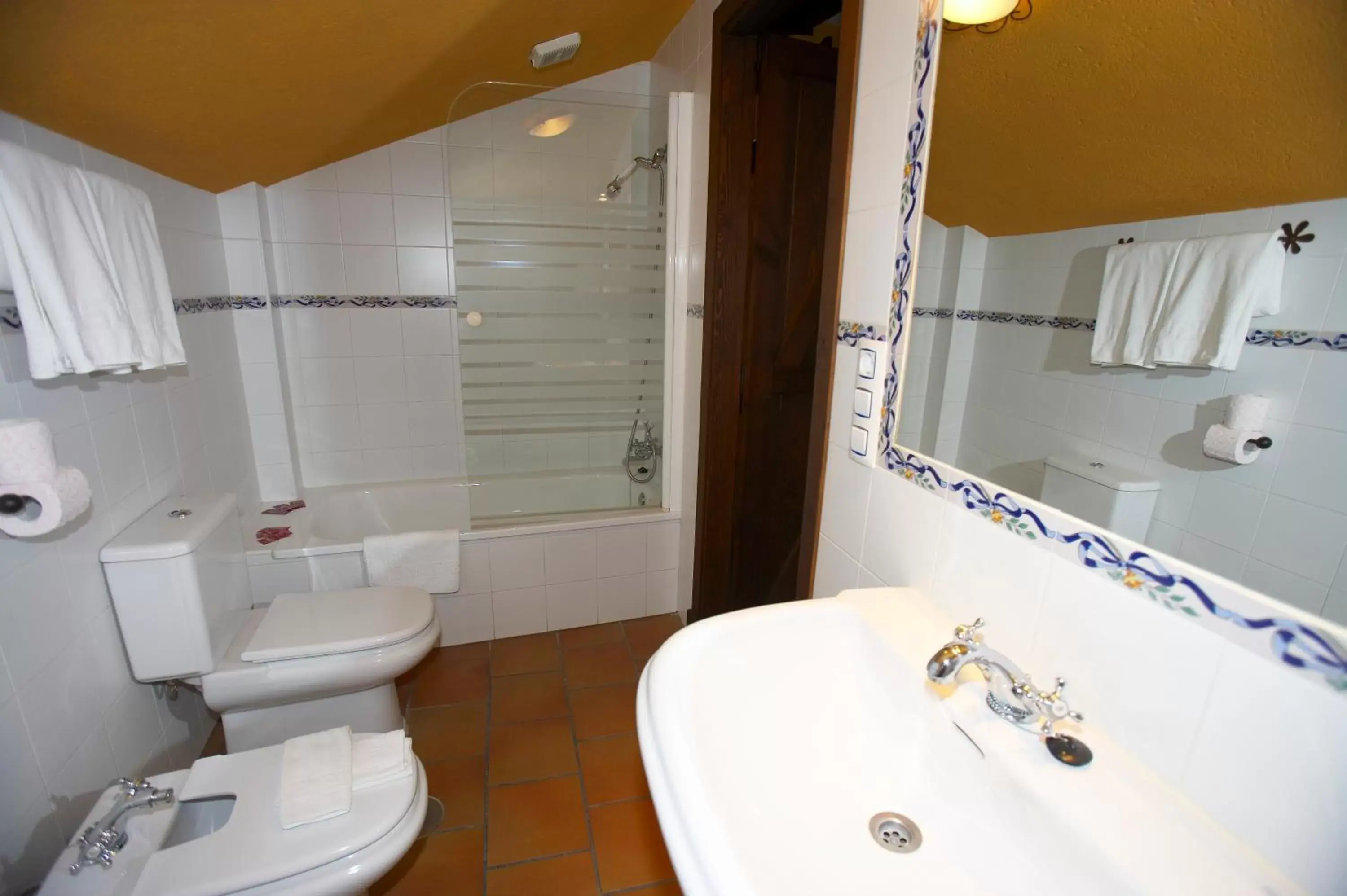 Bathroom in Hotel Posada San Antonio