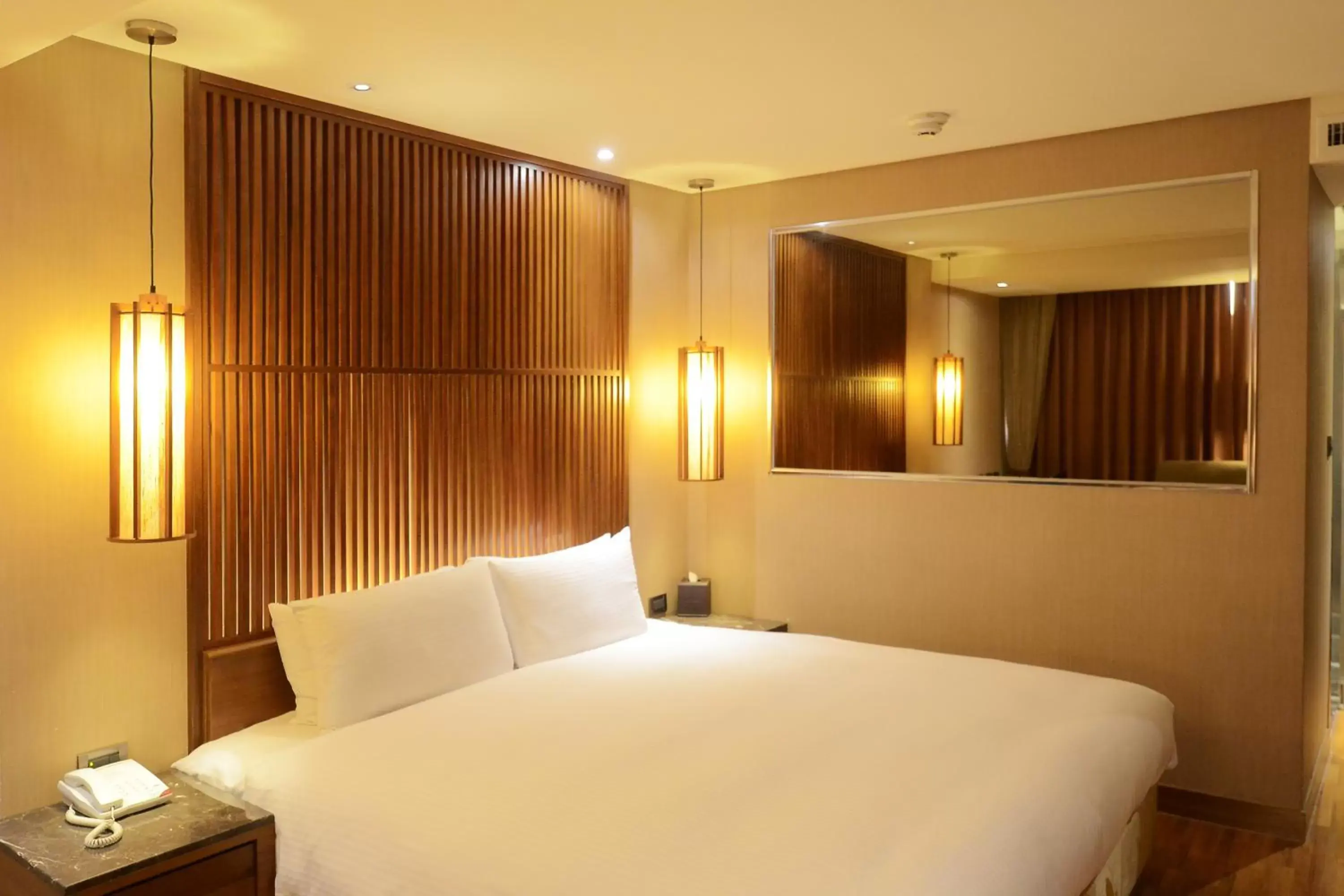 Photo of the whole room, Bed in Guide Hotel Taipei Bade