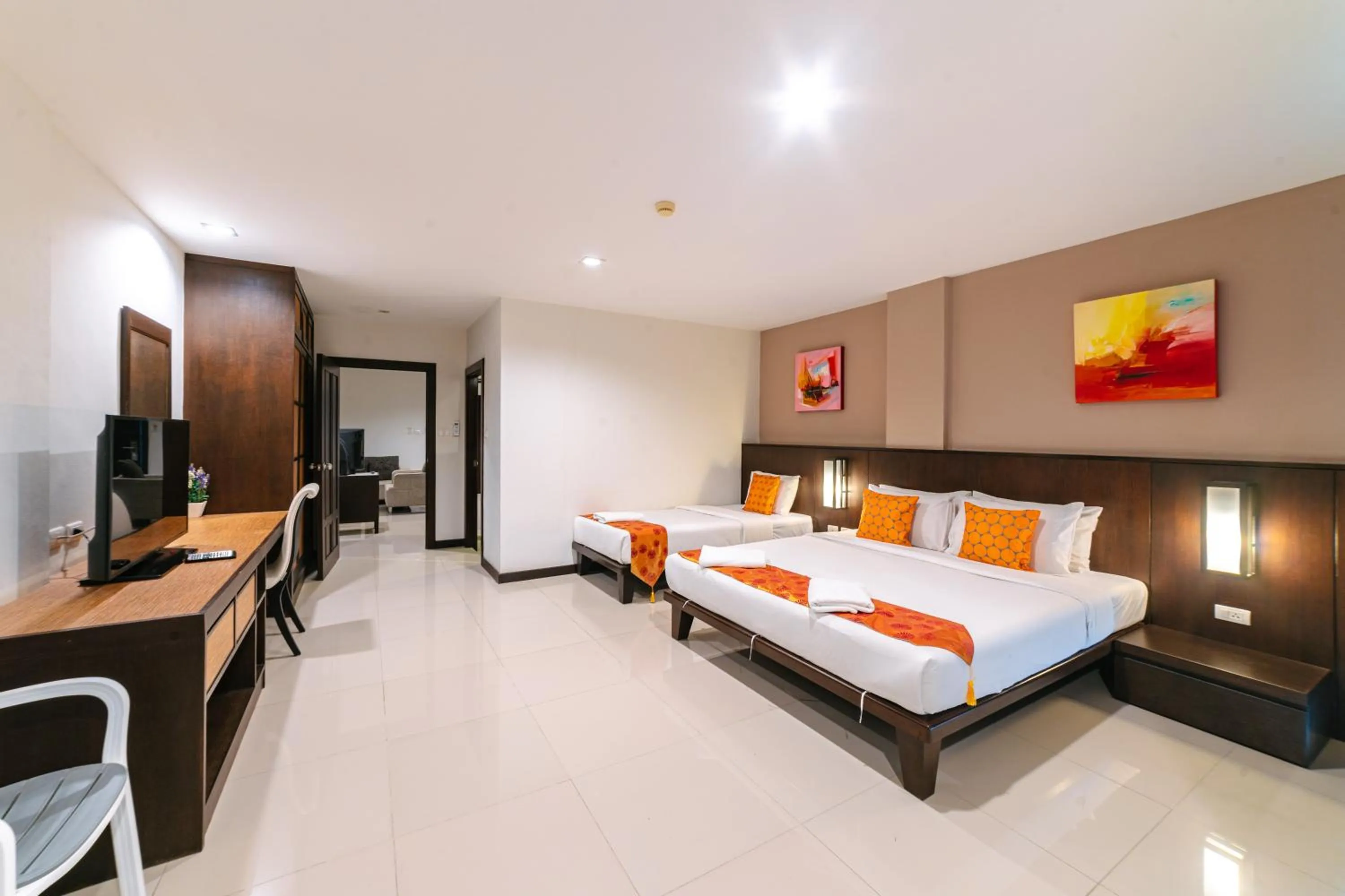 Bed in Ratana Hotel Sakdidet, PHUKET TOWN