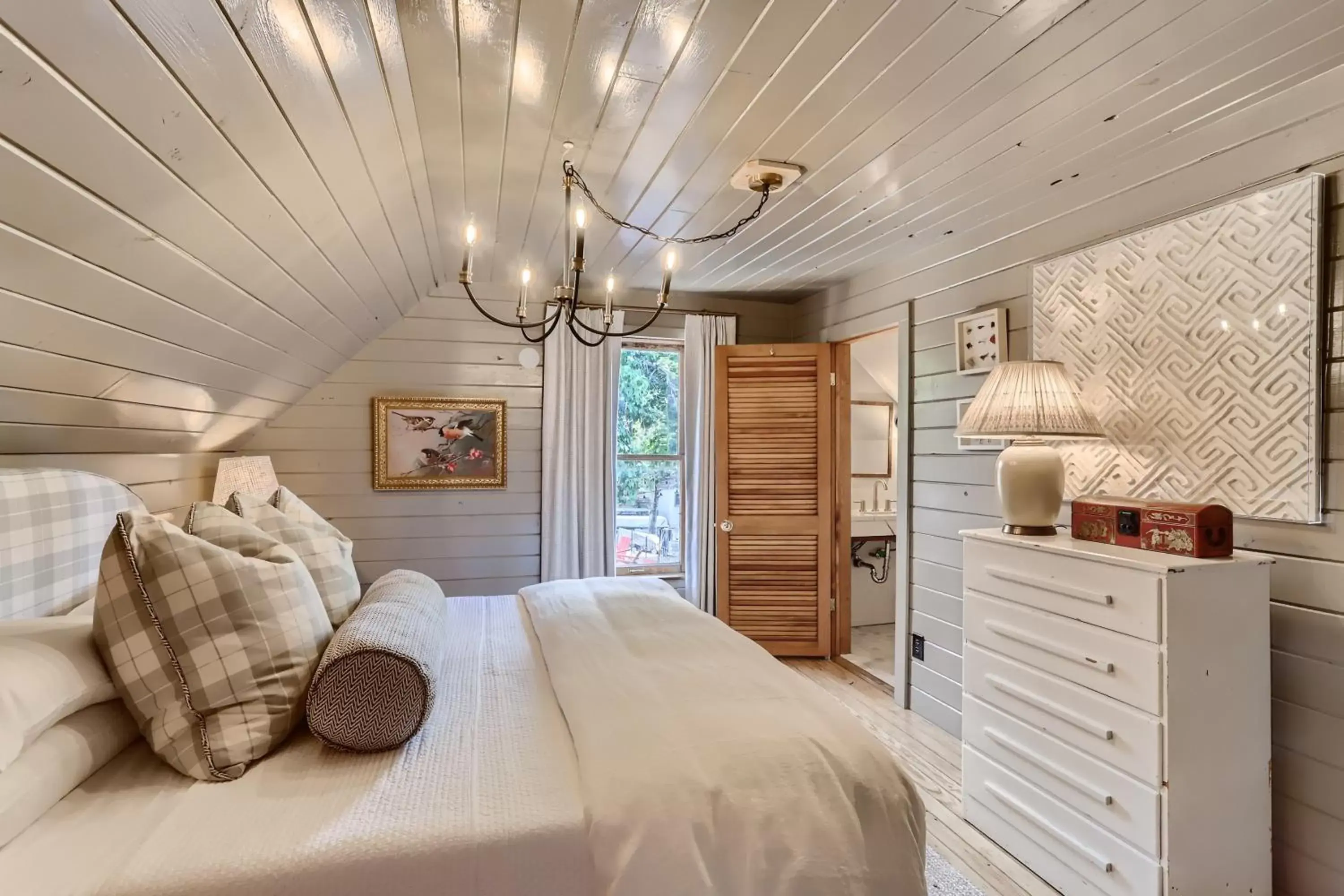 Photo of the whole room, Bed in A-Lodge Lyons Photo of the whole room, Bed in A-Lodge Lyons