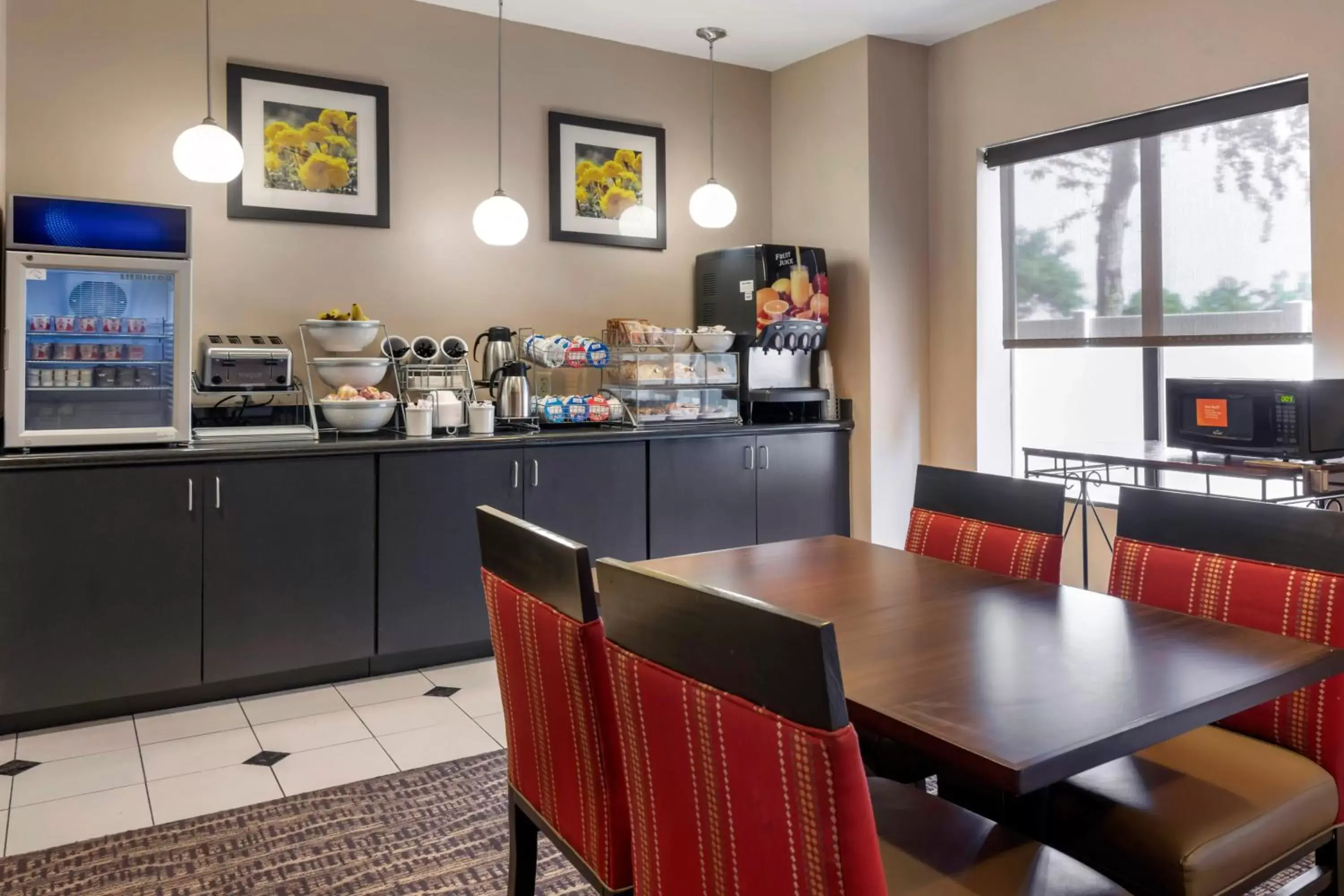 Breakfast, Restaurant/Places to Eat in Comfort Suites West Jacksonville