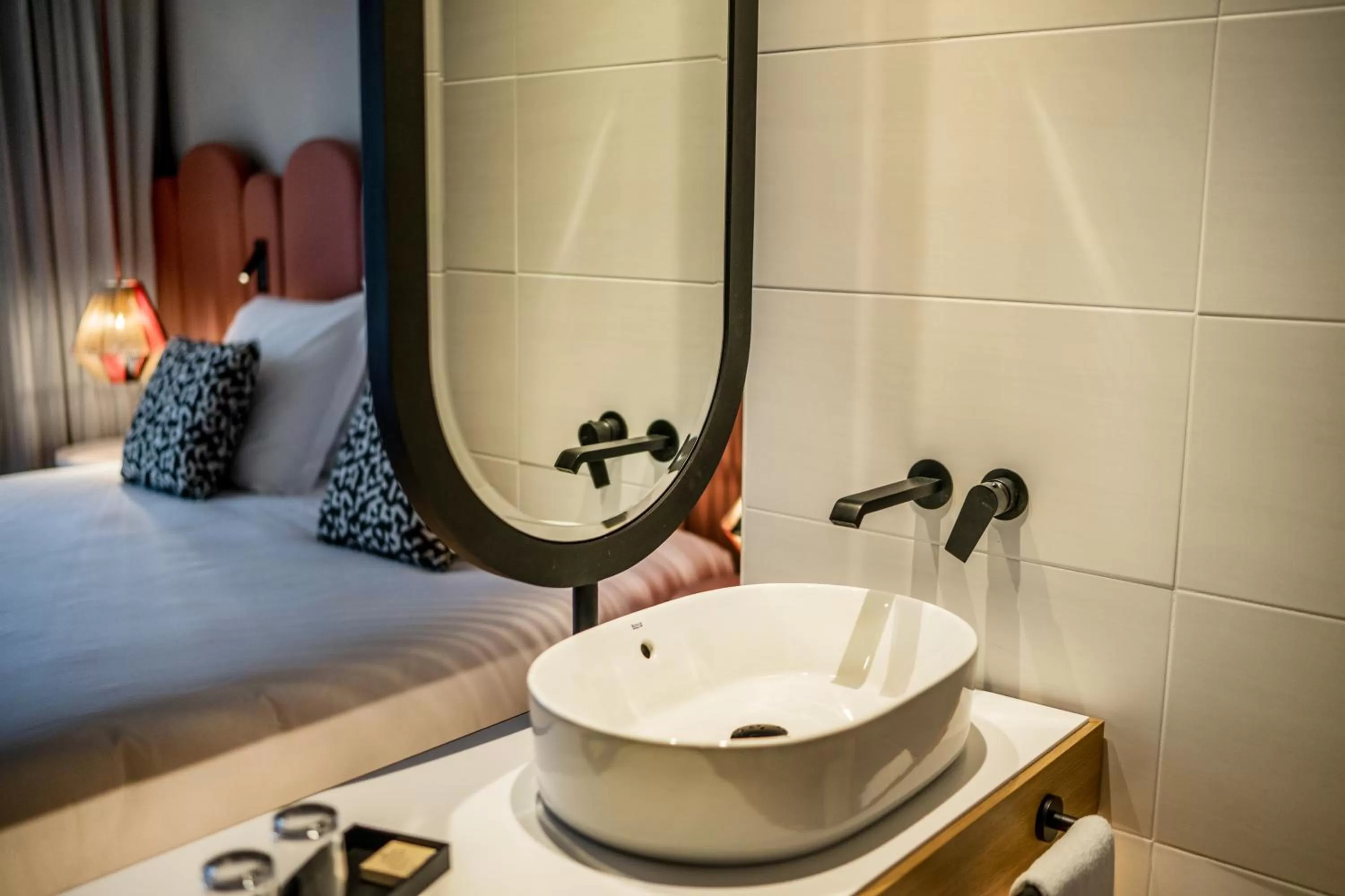 Bathroom, Bed in Mercure Lugo Centro