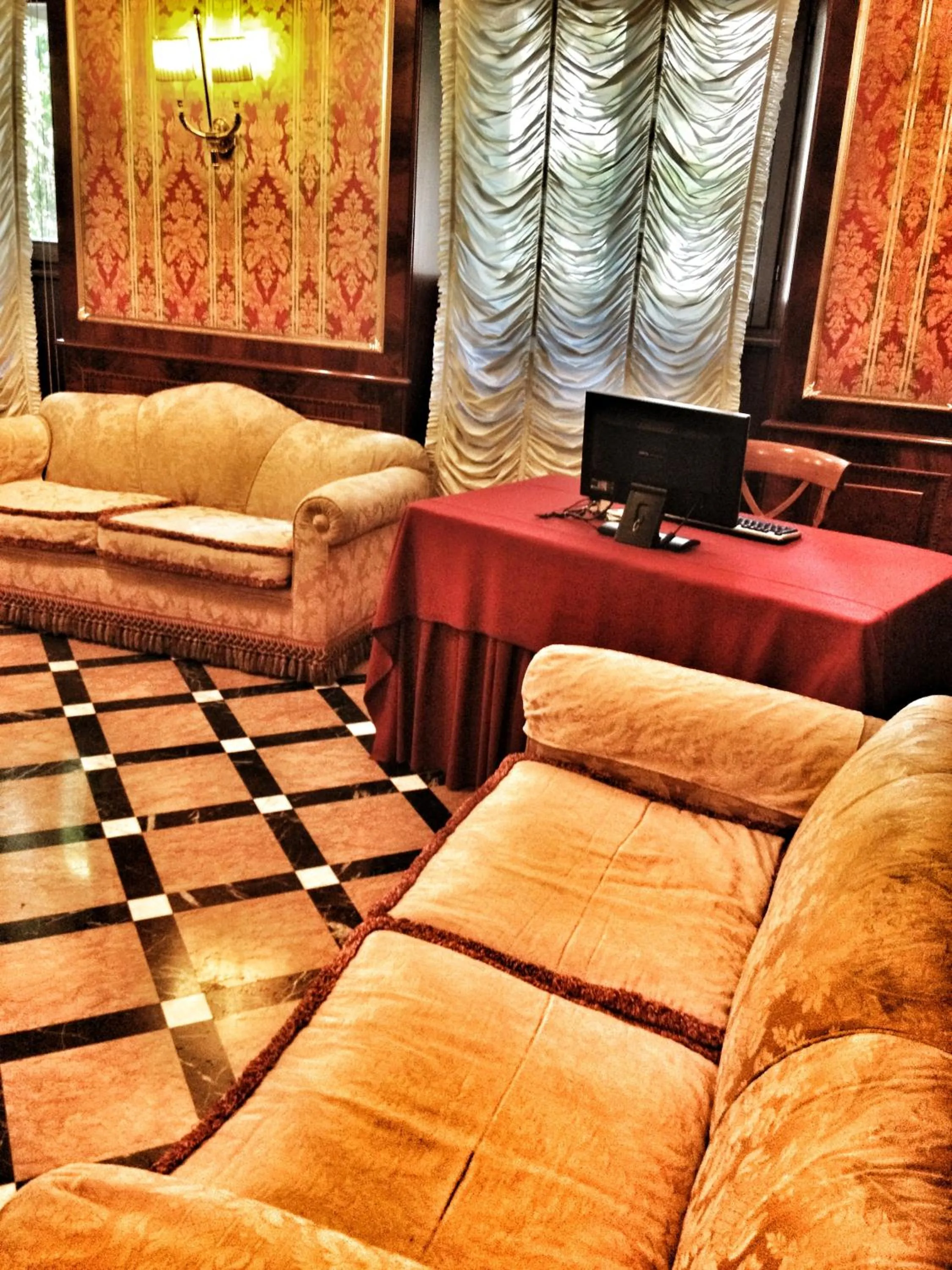 Lounge or bar in Hotel Cilicia