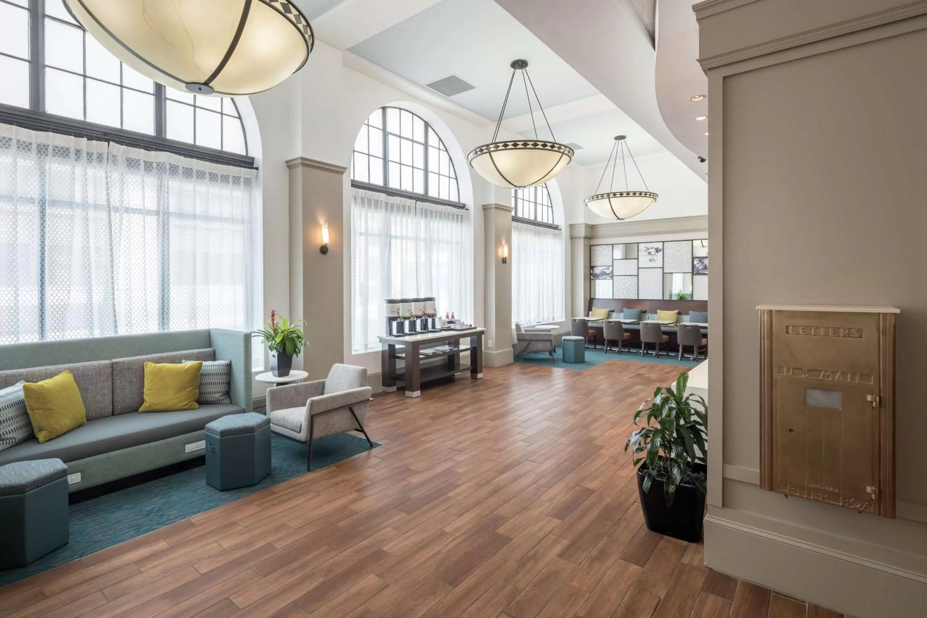 Breakfast in Hampton Inn & Suites Atlanta-Downtown