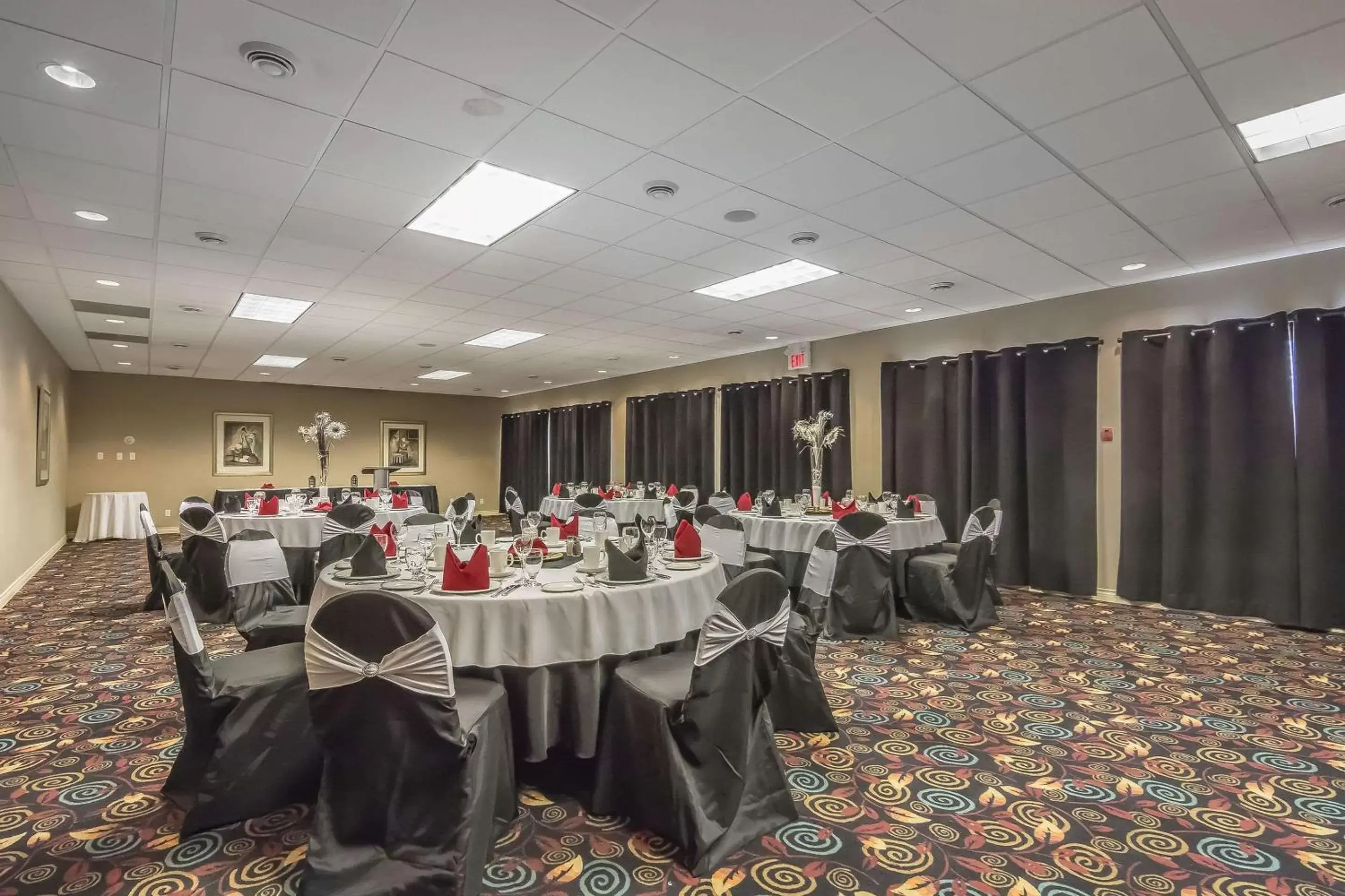 On site, Banquet Facilities in Quality Inn West Edmonton