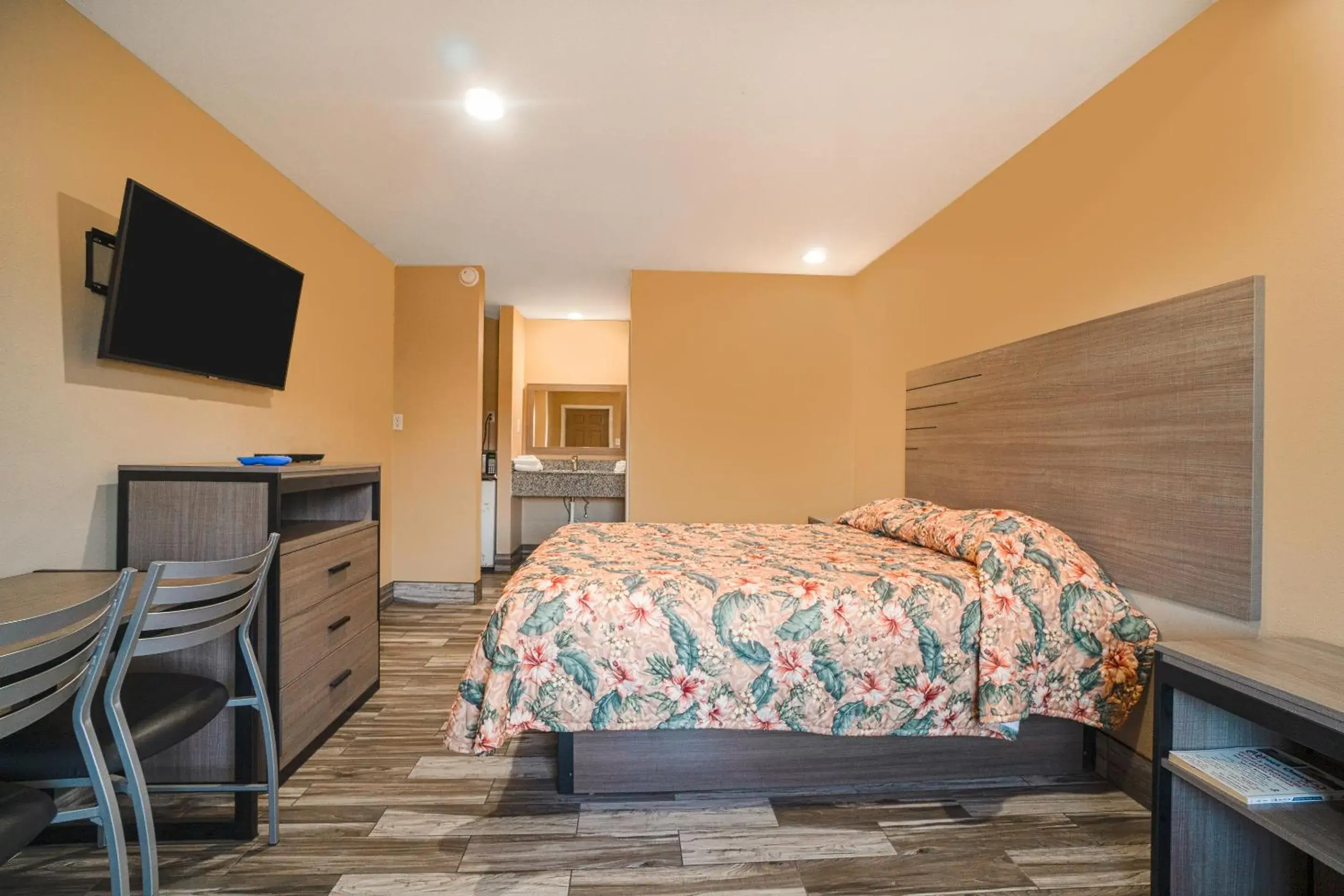 Bedroom, Bed in Days Inn by Wyndham Aransas Pass Bedroom, Bed in Days Inn by Wyndham Aransas Pass