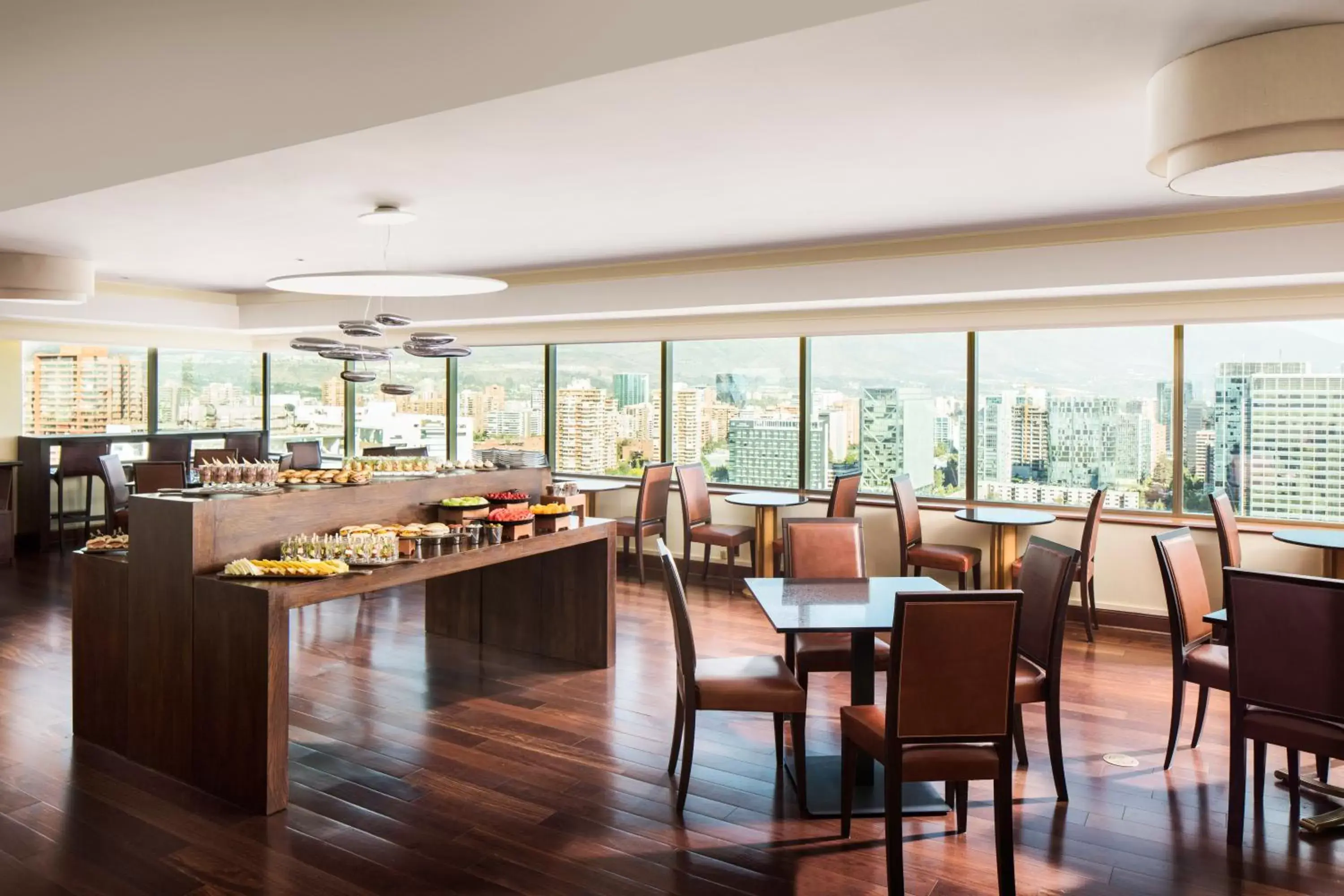 Lounge or bar, Restaurant/Places to Eat in Santiago Marriott Hotel