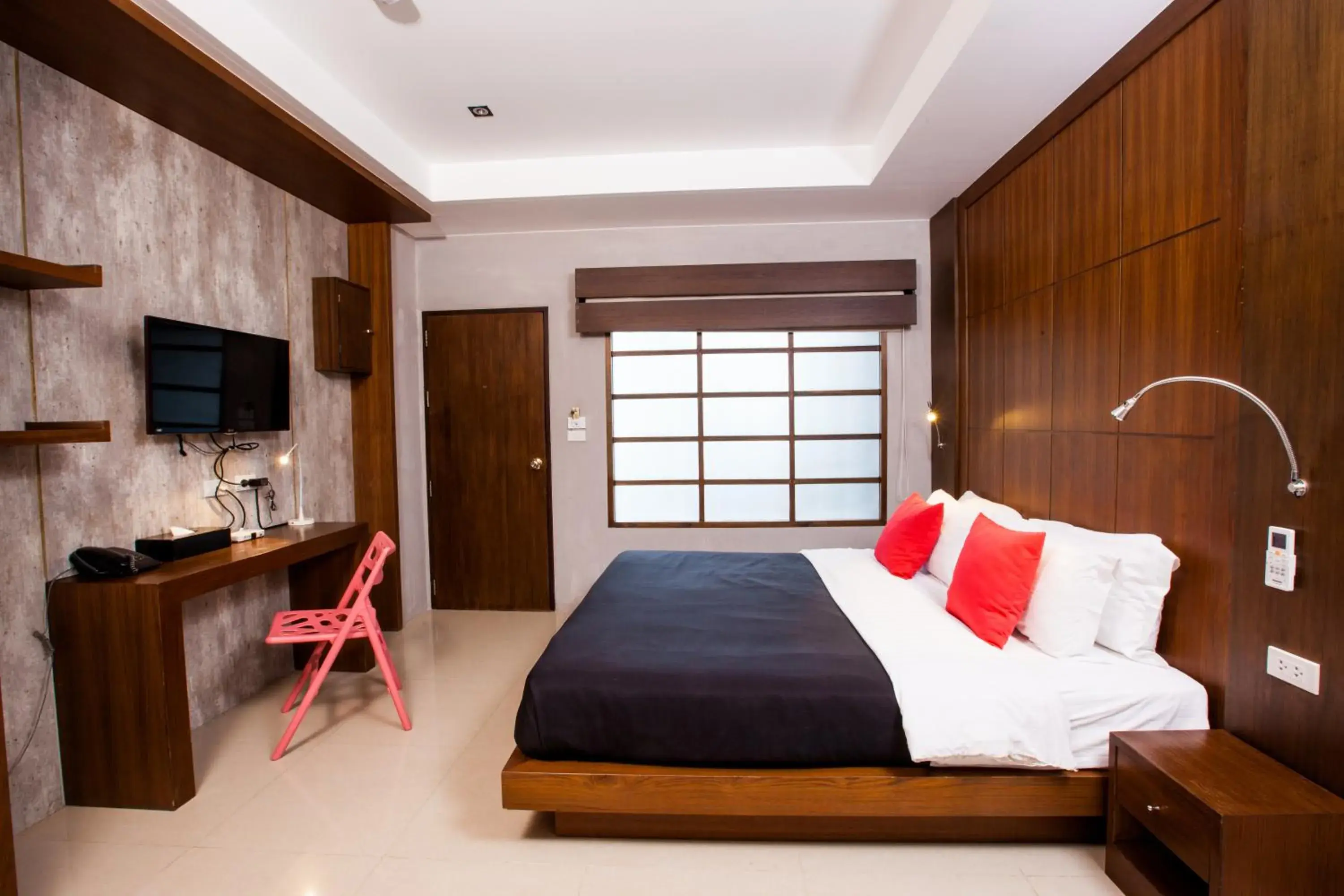 Bedroom, Bed in Amenity Apartel Samui