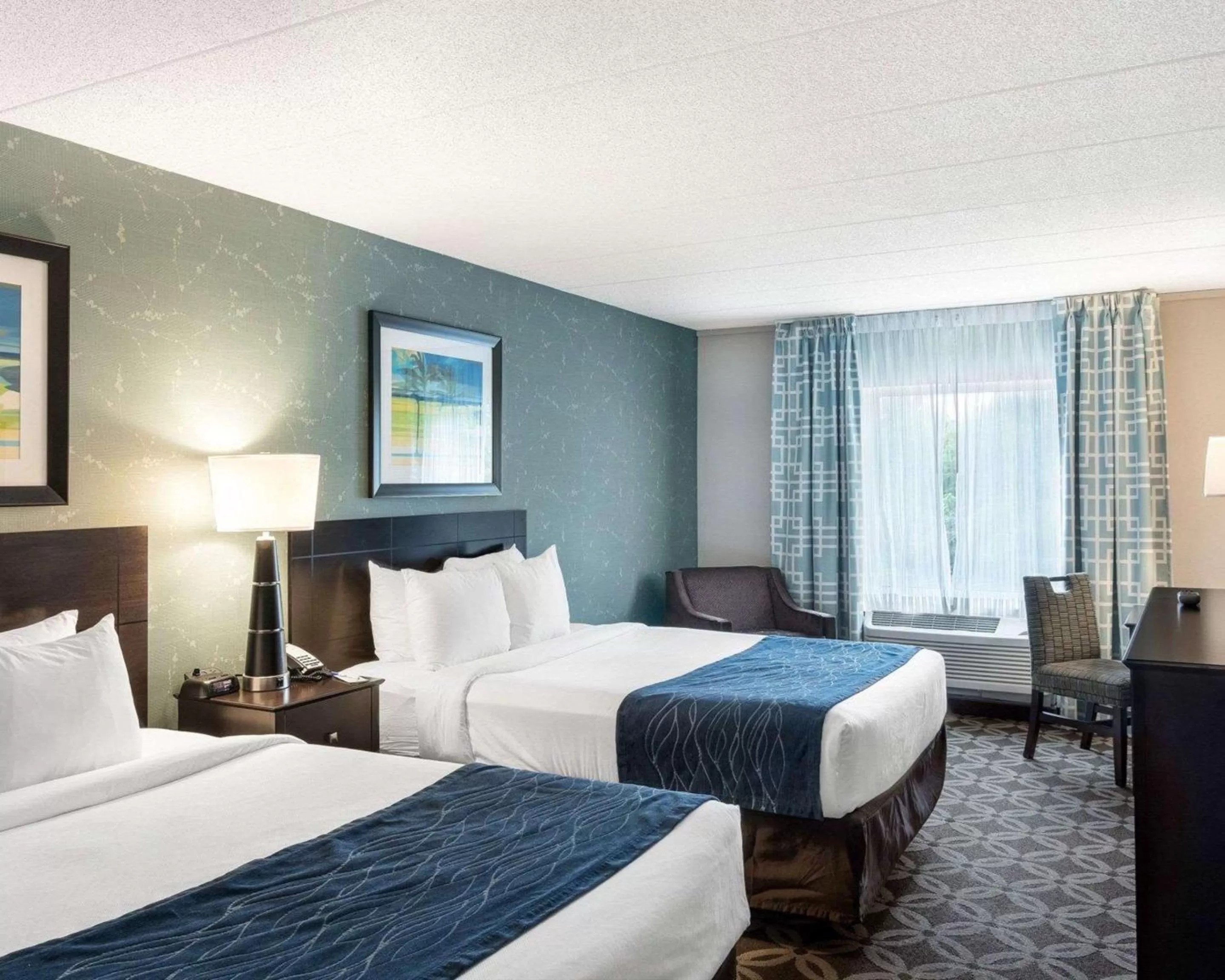 Photo of the whole room, Bed in Comfort Inn Rehoboth Beach