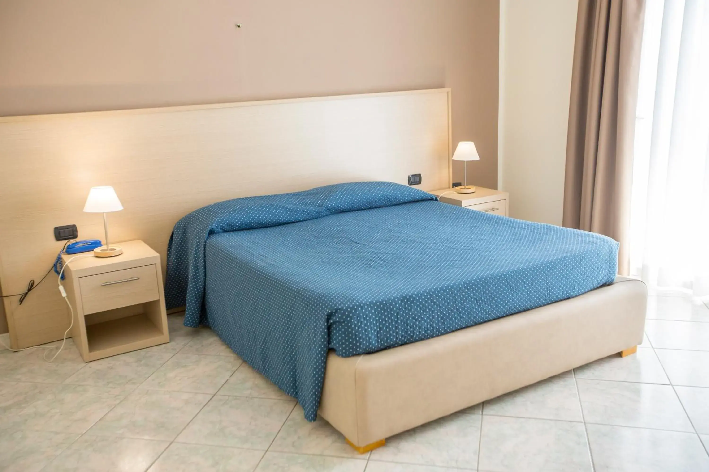 Bedroom, Bed in Hotel Tourist