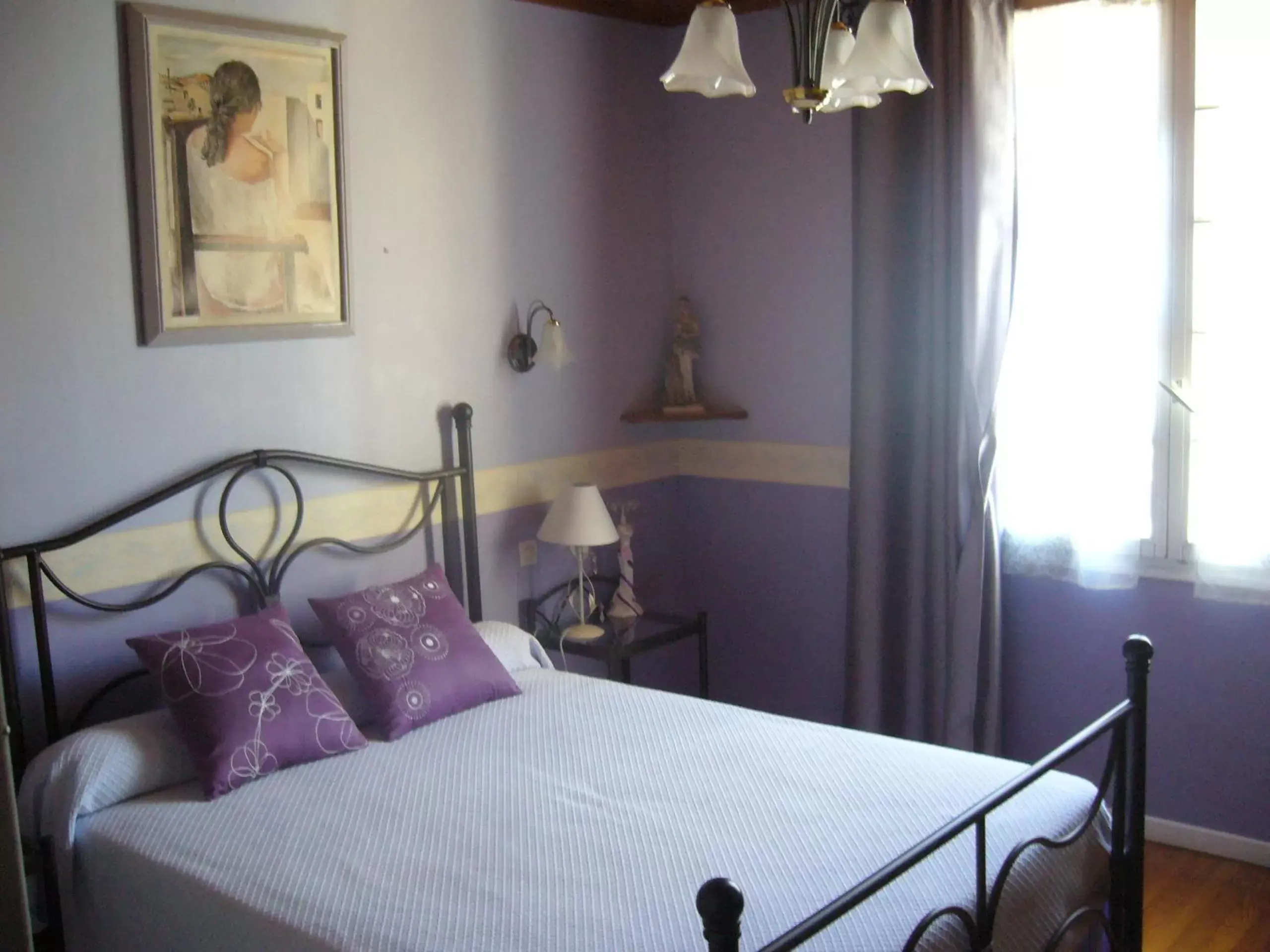 Photo of the whole room, Bed in Chambres d'hôtes Al Camp d'Espalougues