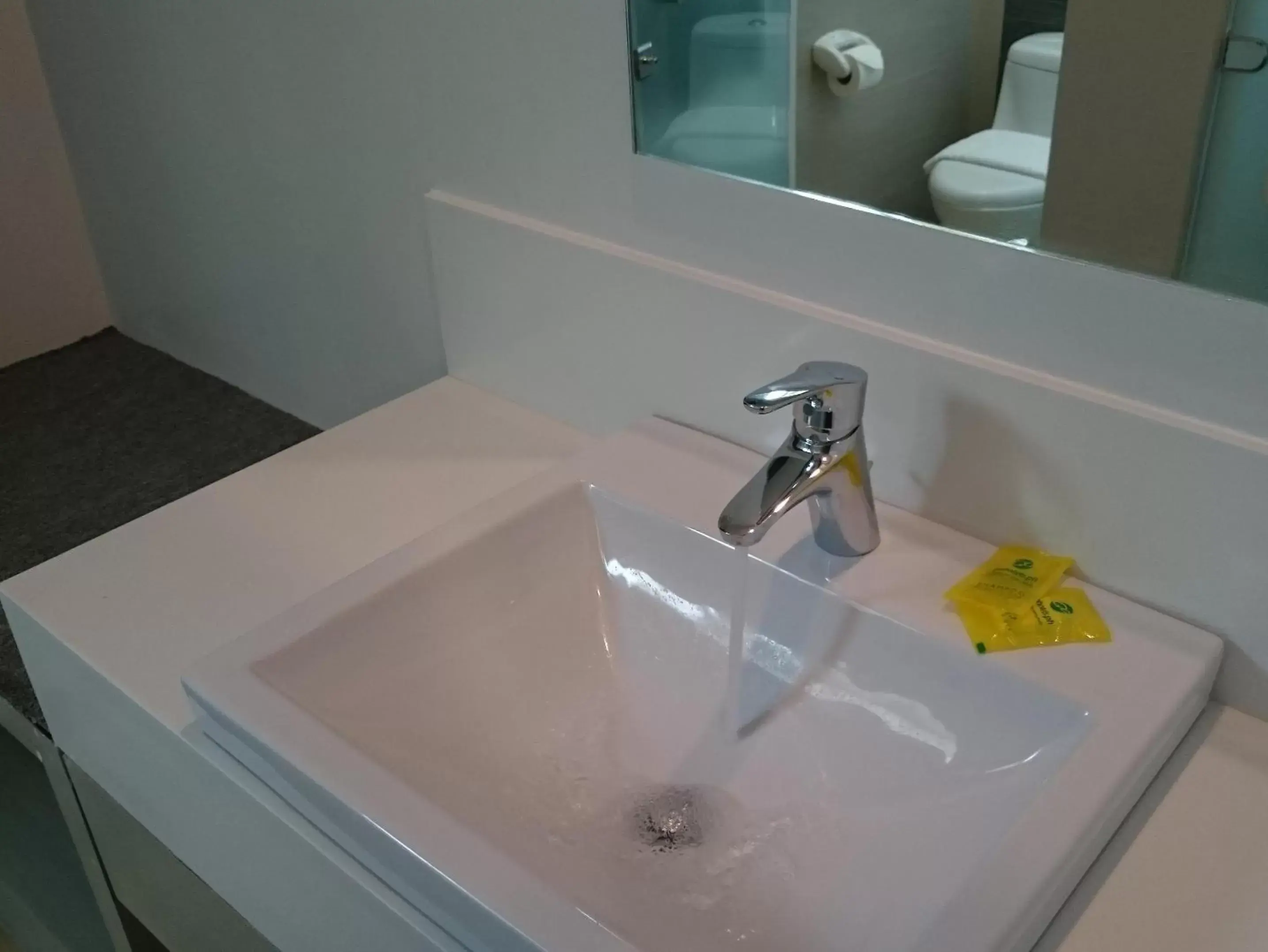 Toilet, Bathroom in Go Hotels Butuan