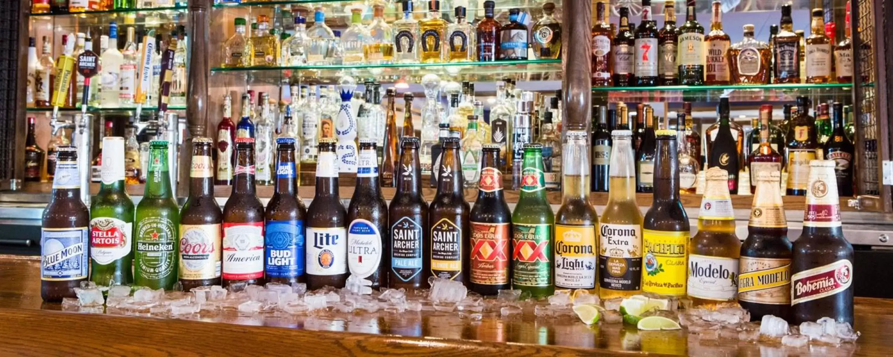 Lounge or bar in Kings Inn Lounge or bar in Kings Inn