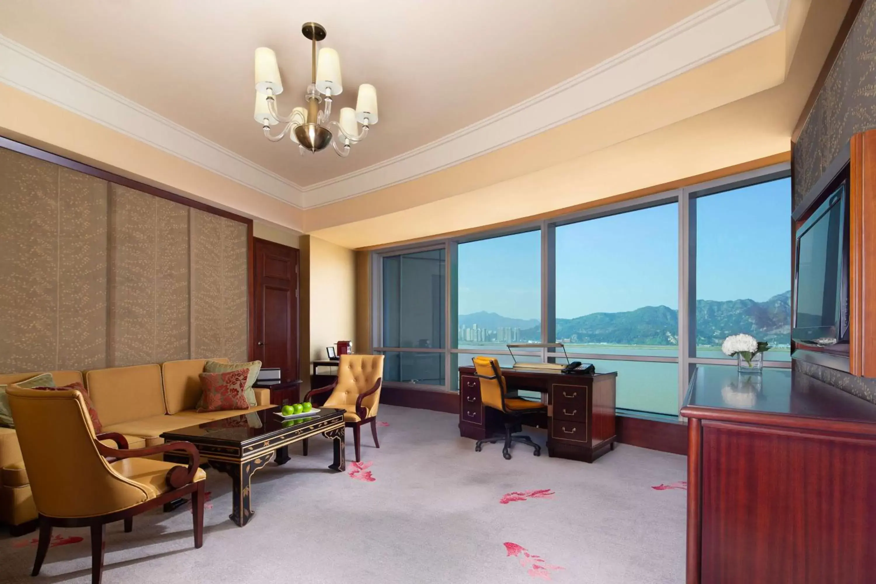 Photo of the whole room, Seating Area in Shangri-La Wenzhou