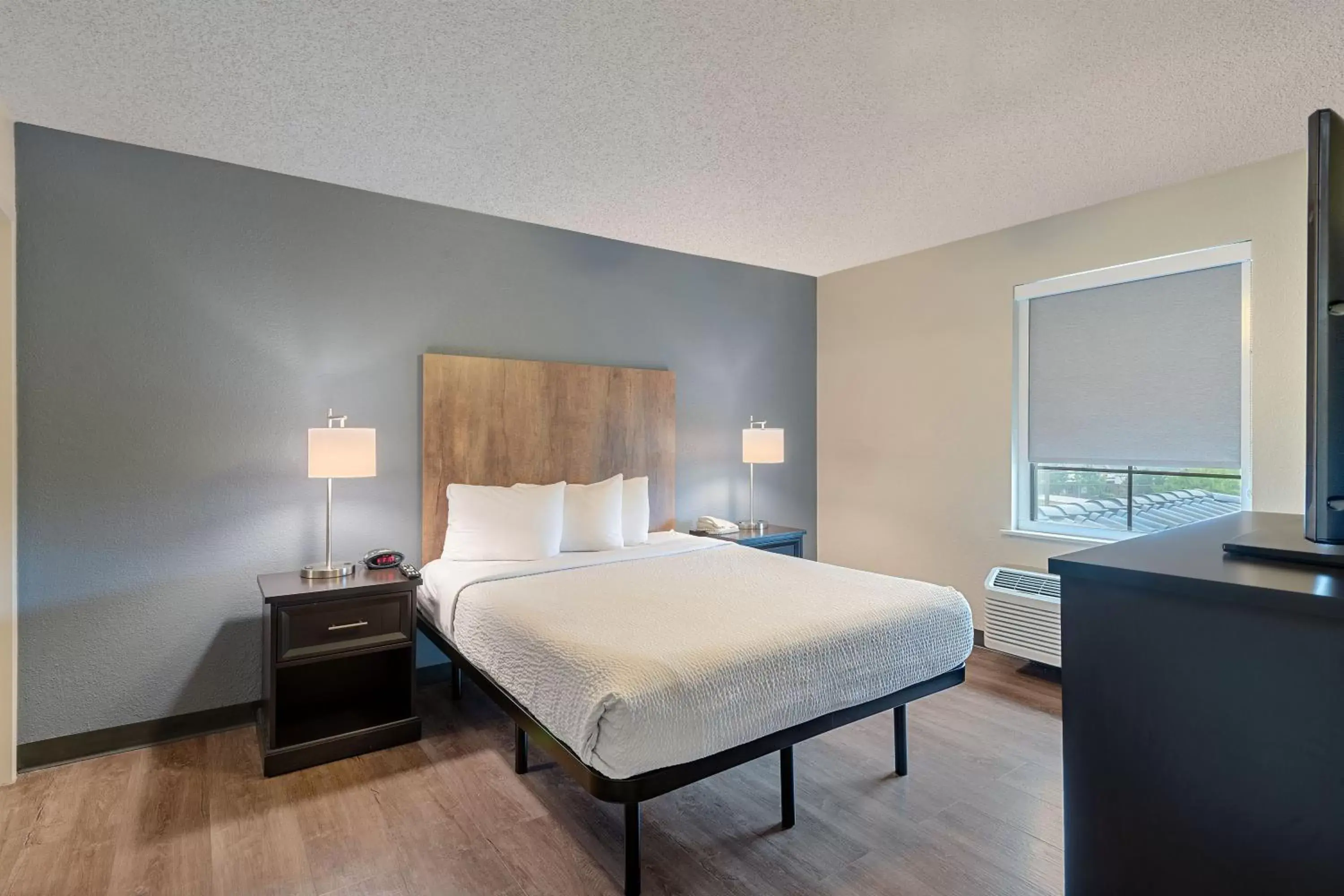 Bed in Extended Stay America Premier Suites - Oakland - Alameda