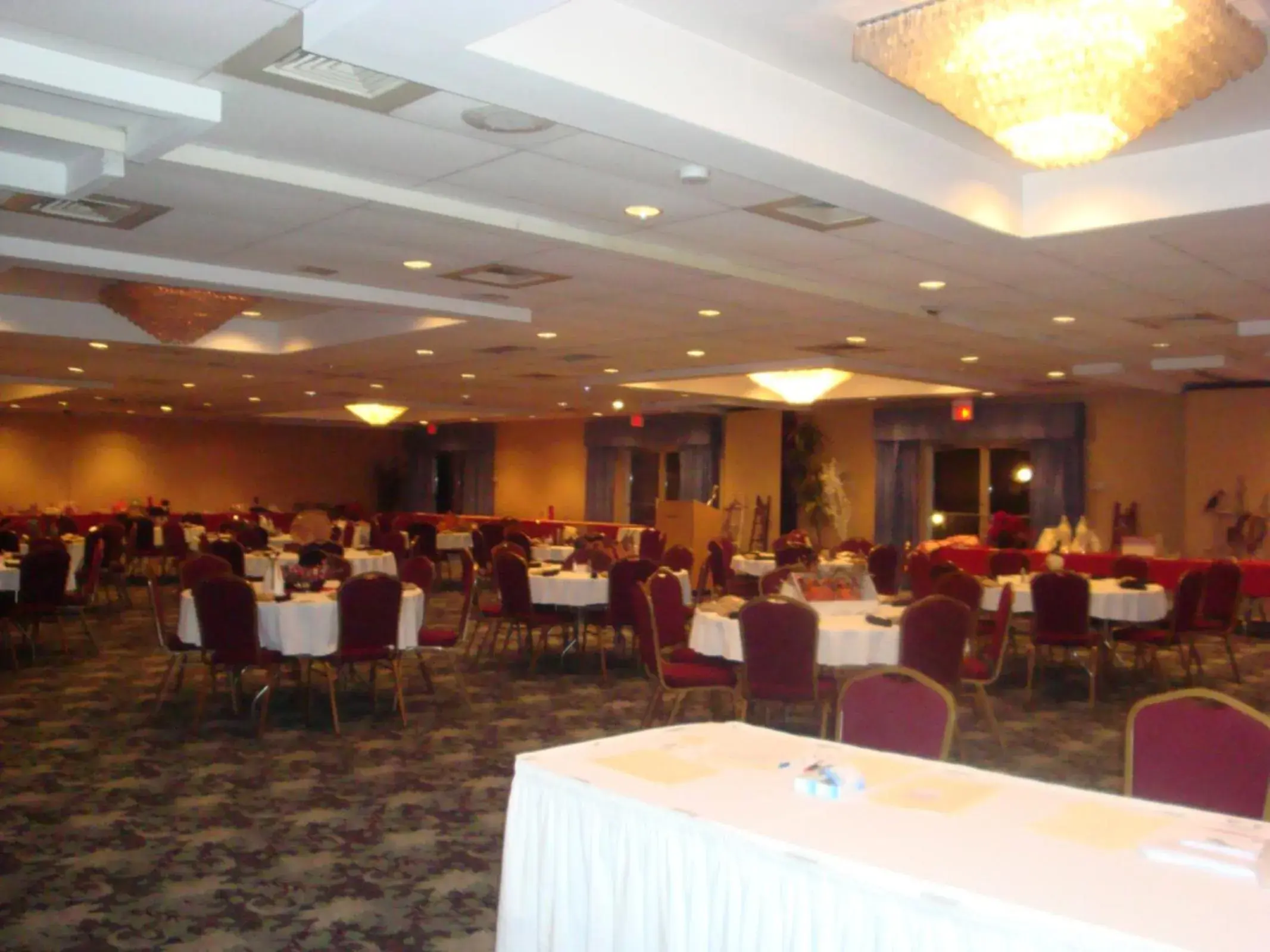 Banquet/Function facilities, Restaurant/Places to Eat in Americourt Extended Stays