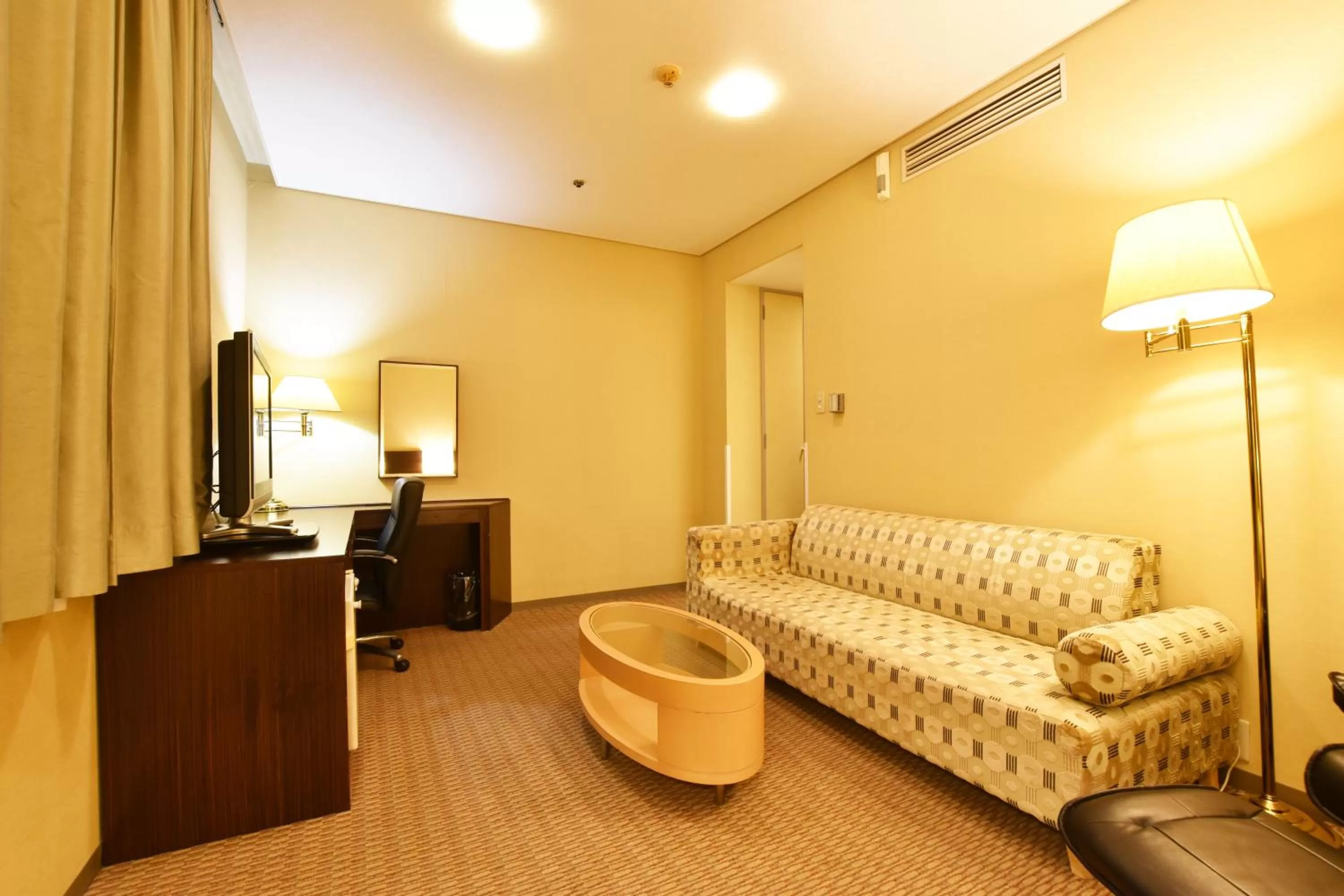 Photo of the whole room in Hotel Nikko Tsukuba