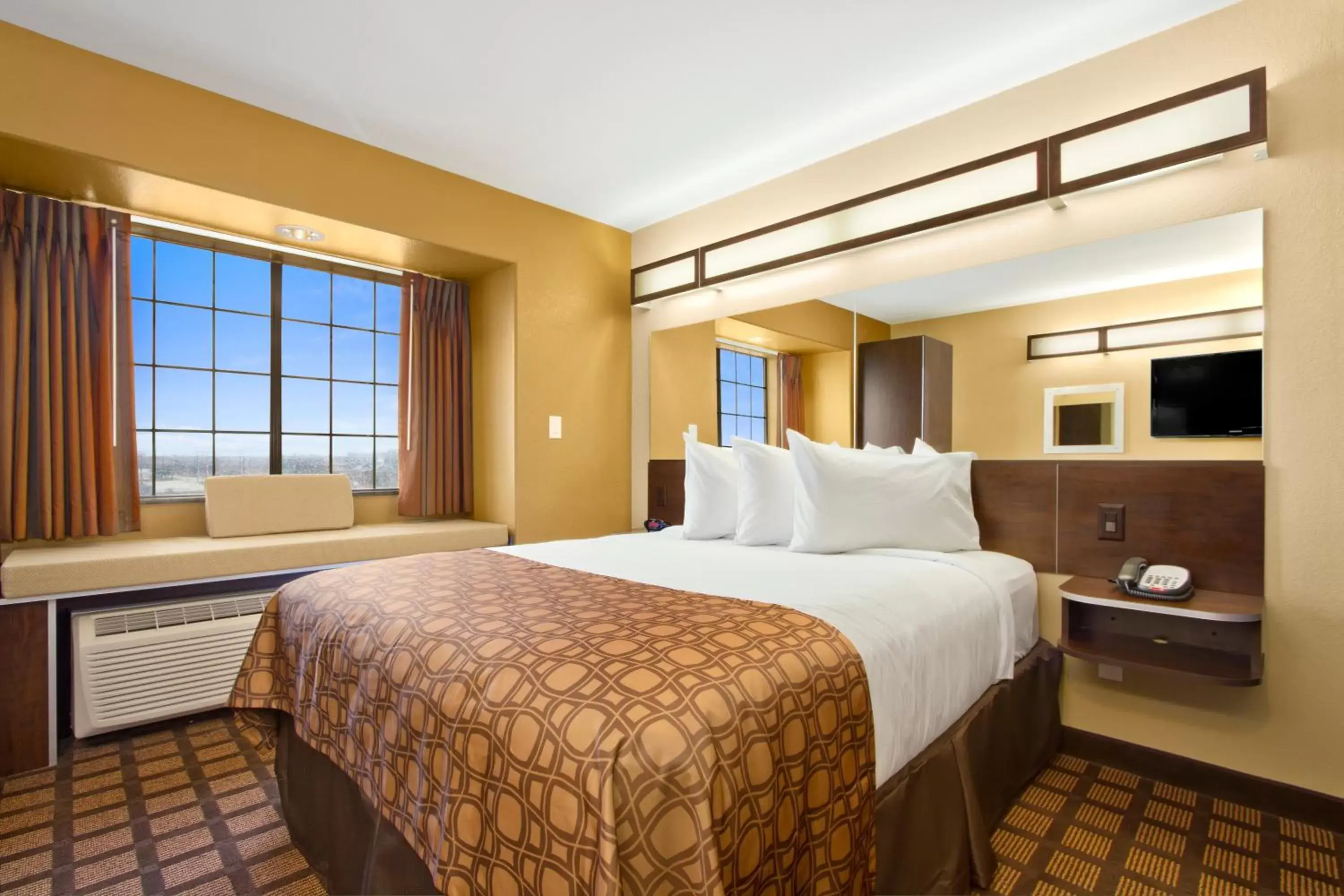 Bedroom, Bed in Microtel Inn & Suites by Wyndham Round Rock