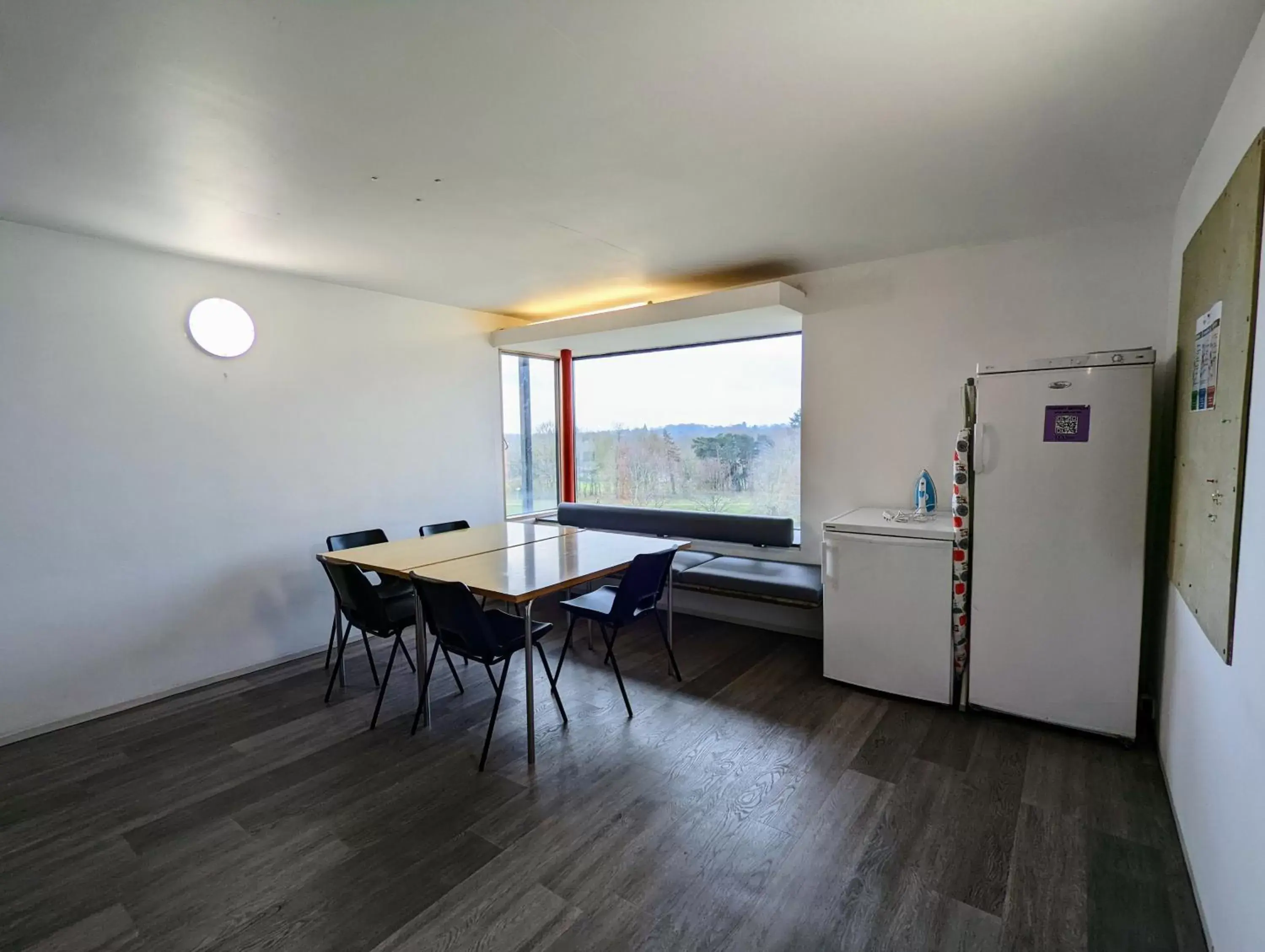 Dining Area in Broadview Lodge