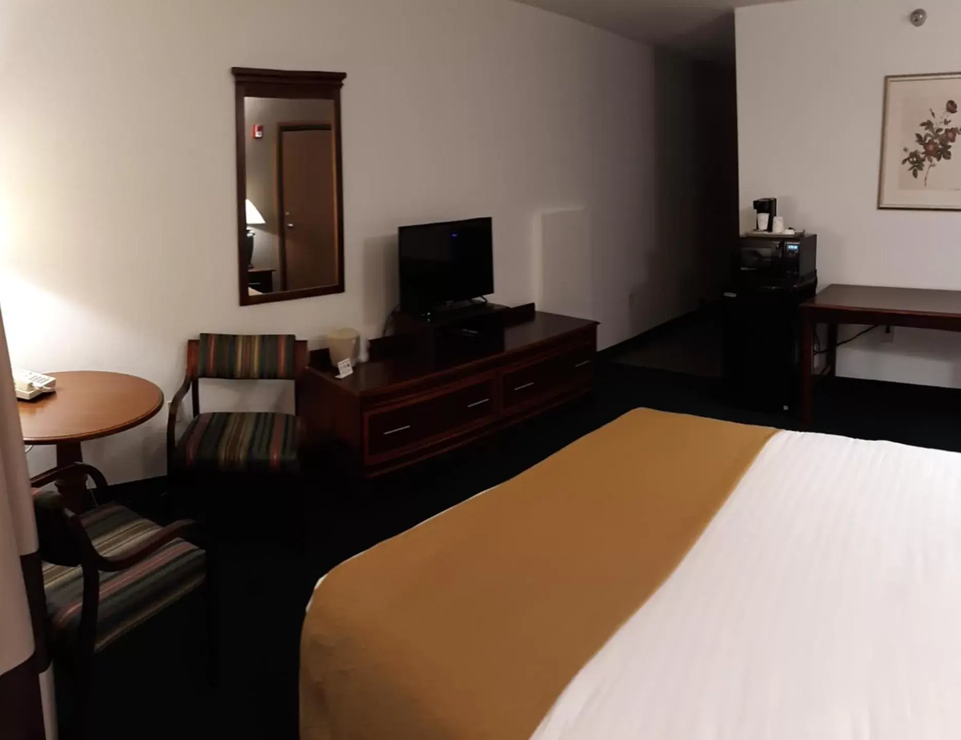 Bedroom, Bed in Pleasant Moose Lodge Bedroom, Bed in Pleasant Moose Lodge