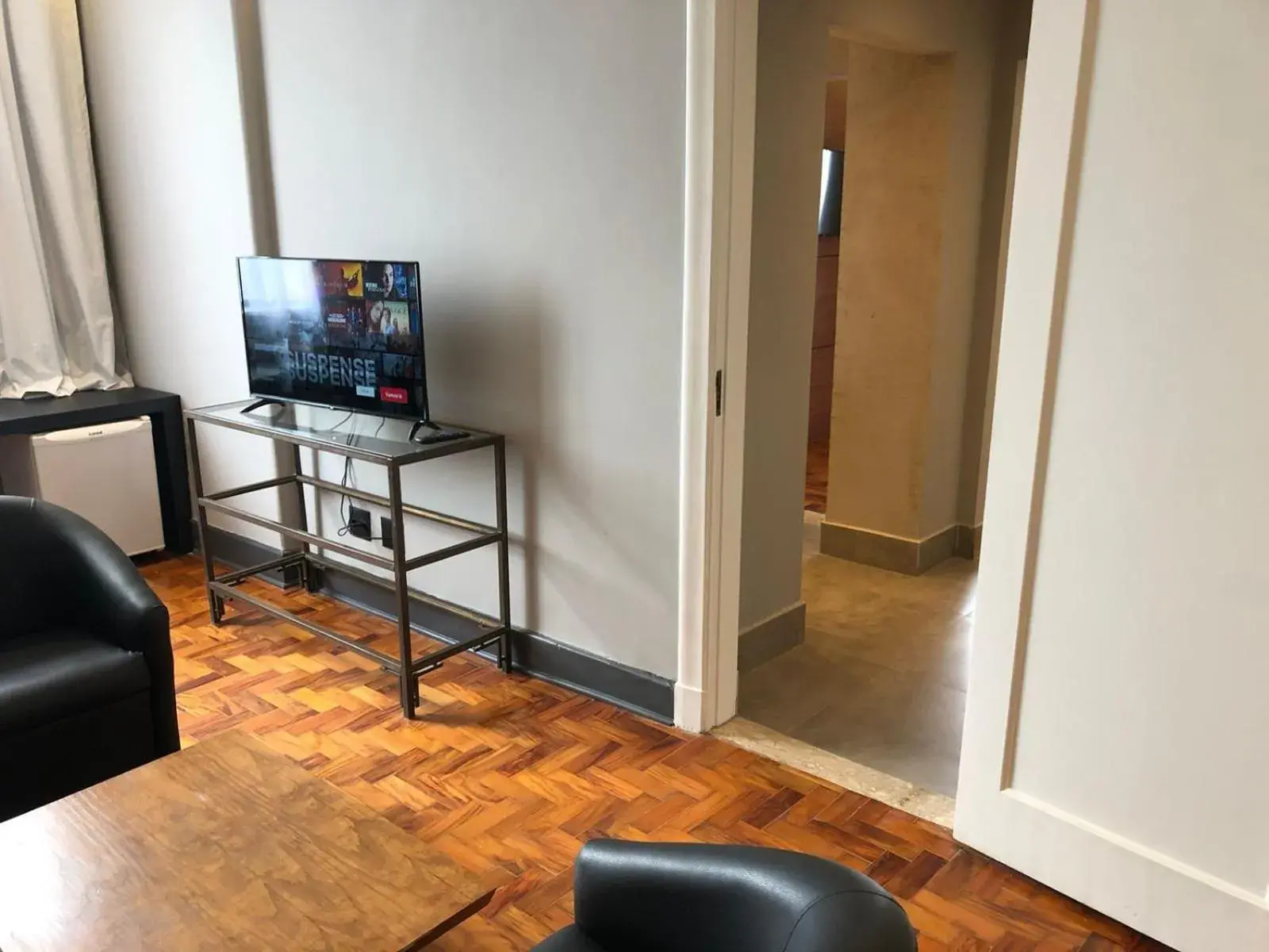 Living room, TV/Entertainment Center in San Raphael Hotel