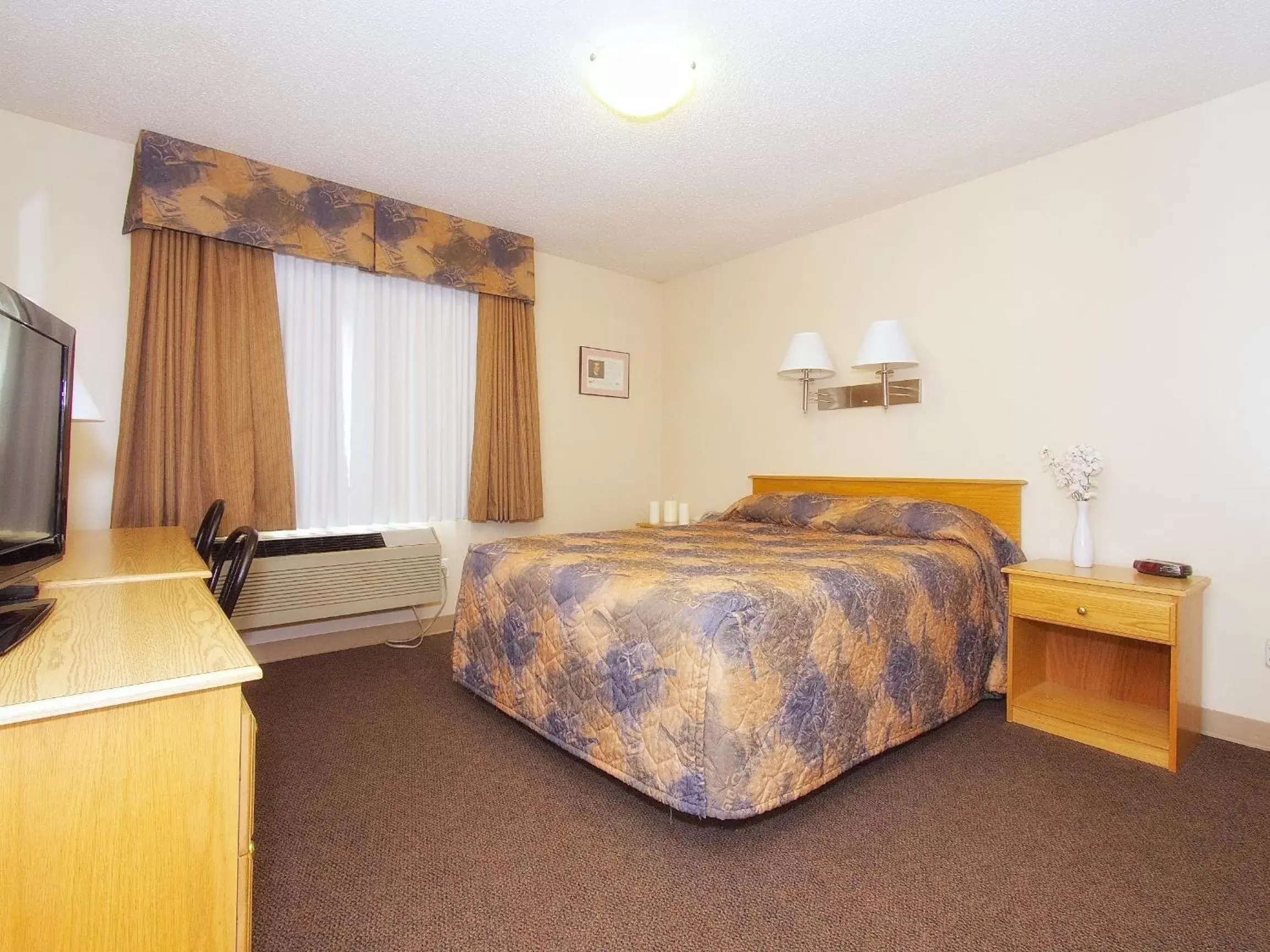 Photo of the whole room, Bed in Best Maple Inn - Drayton Valley