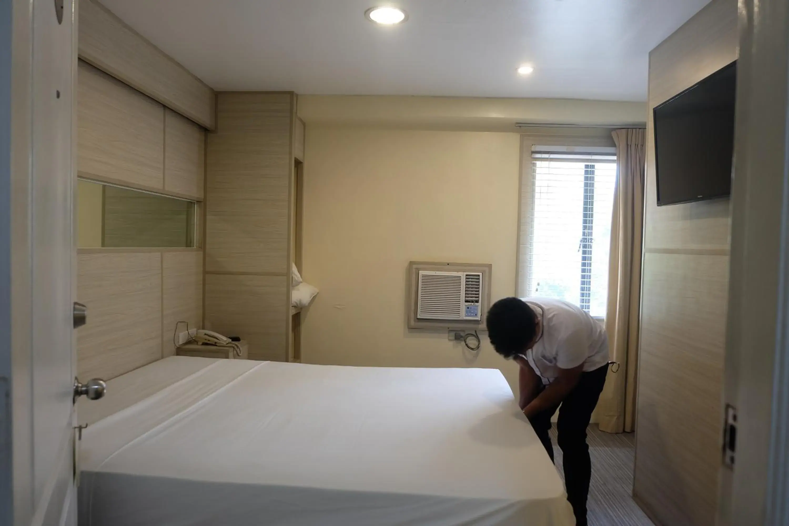 Bedroom, Bed in Spaces Hotel Makati - People & Pets