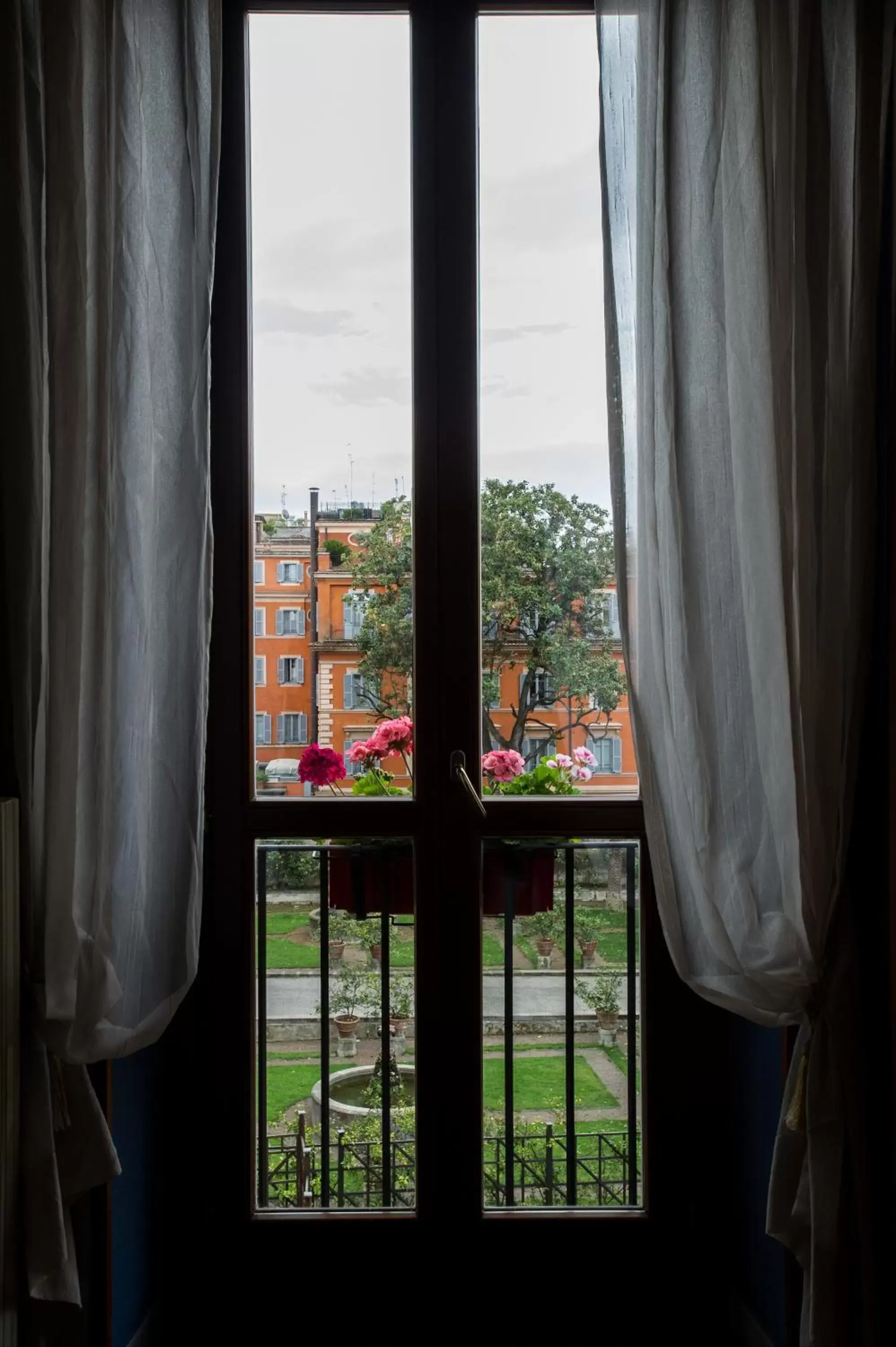 Day in Hotel Residenza In Farnese