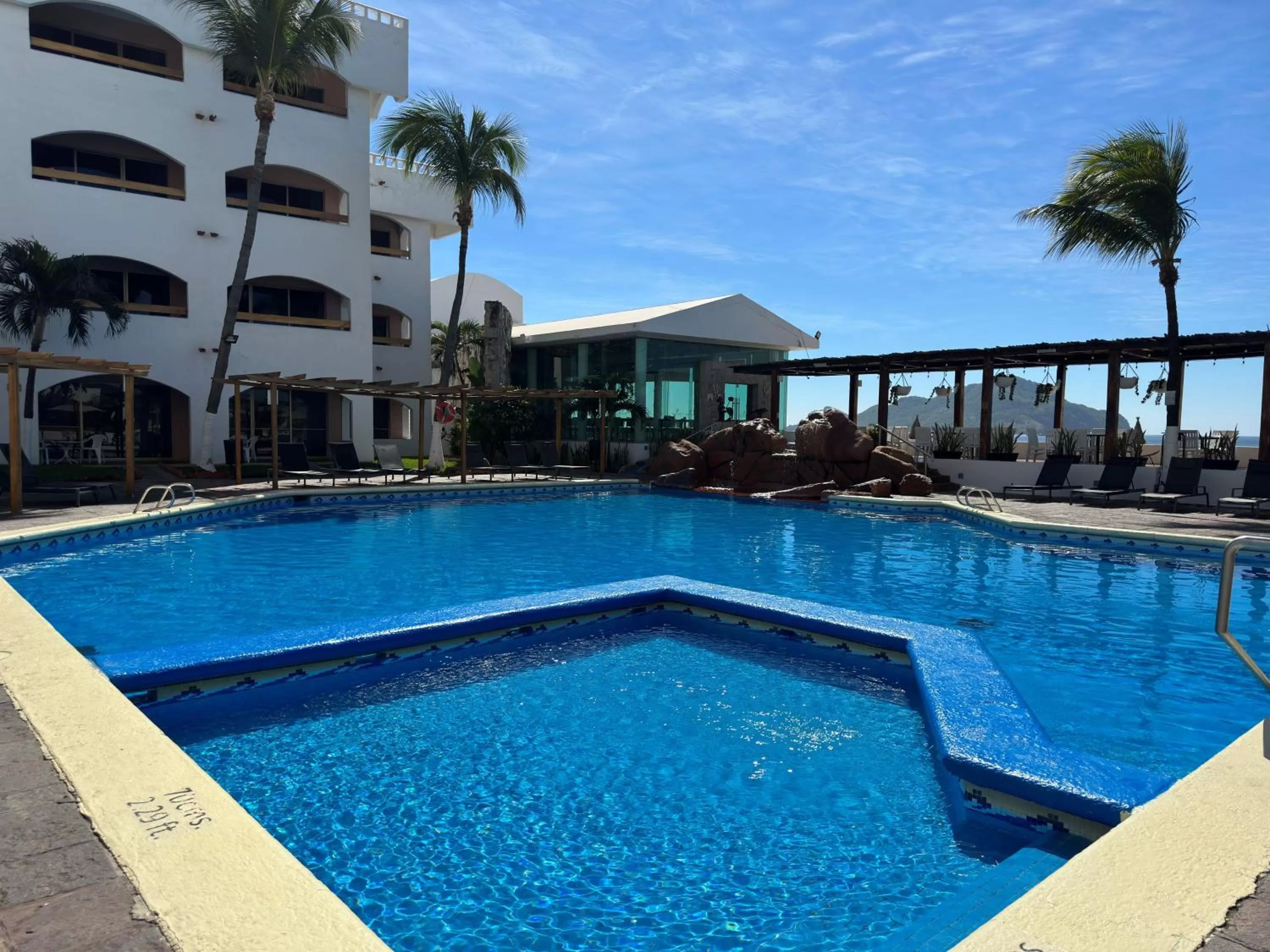 Property building in Hotel Quijote Inn