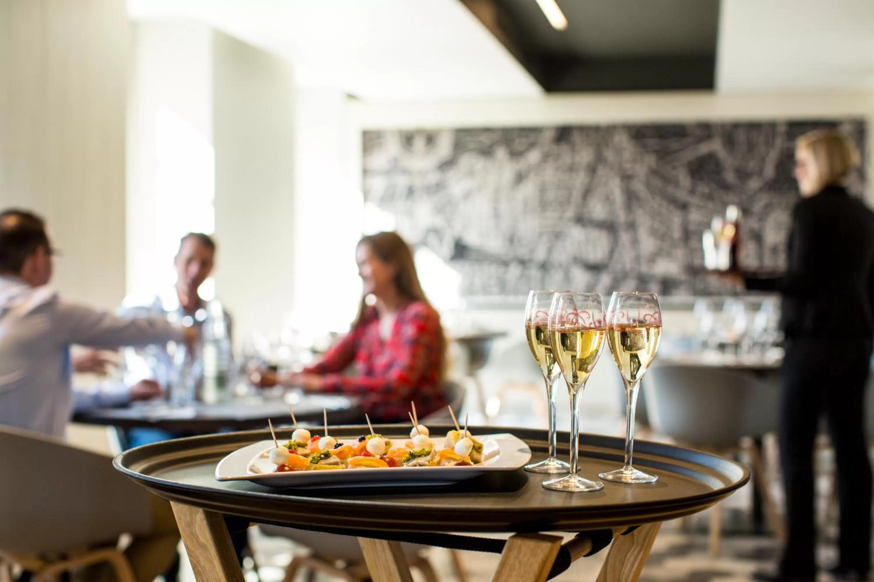 Restaurant/places to eat in Mercure Beauvais Centre Cathédrale