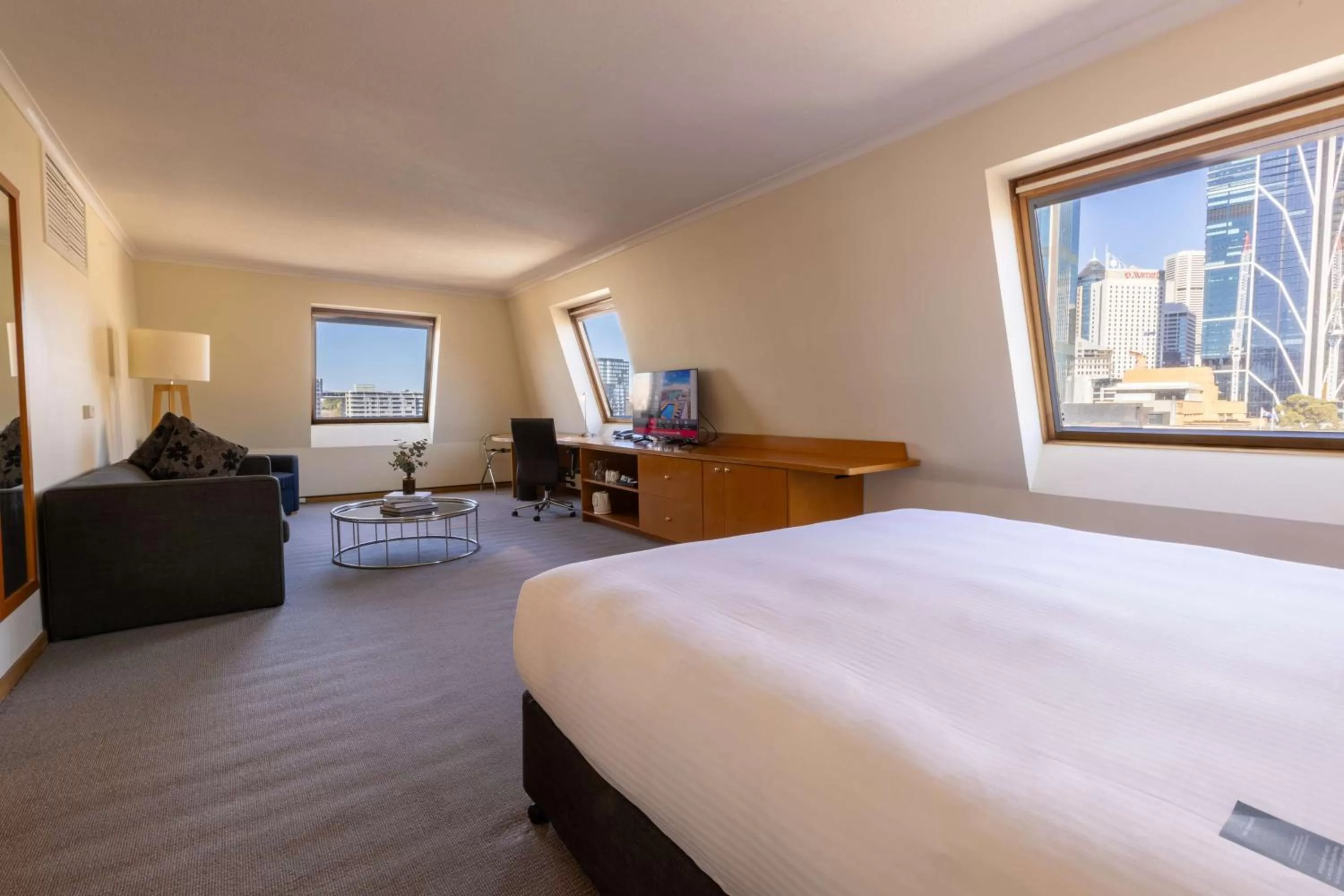 Bedroom, Bed in Sydney Harbour Hotel