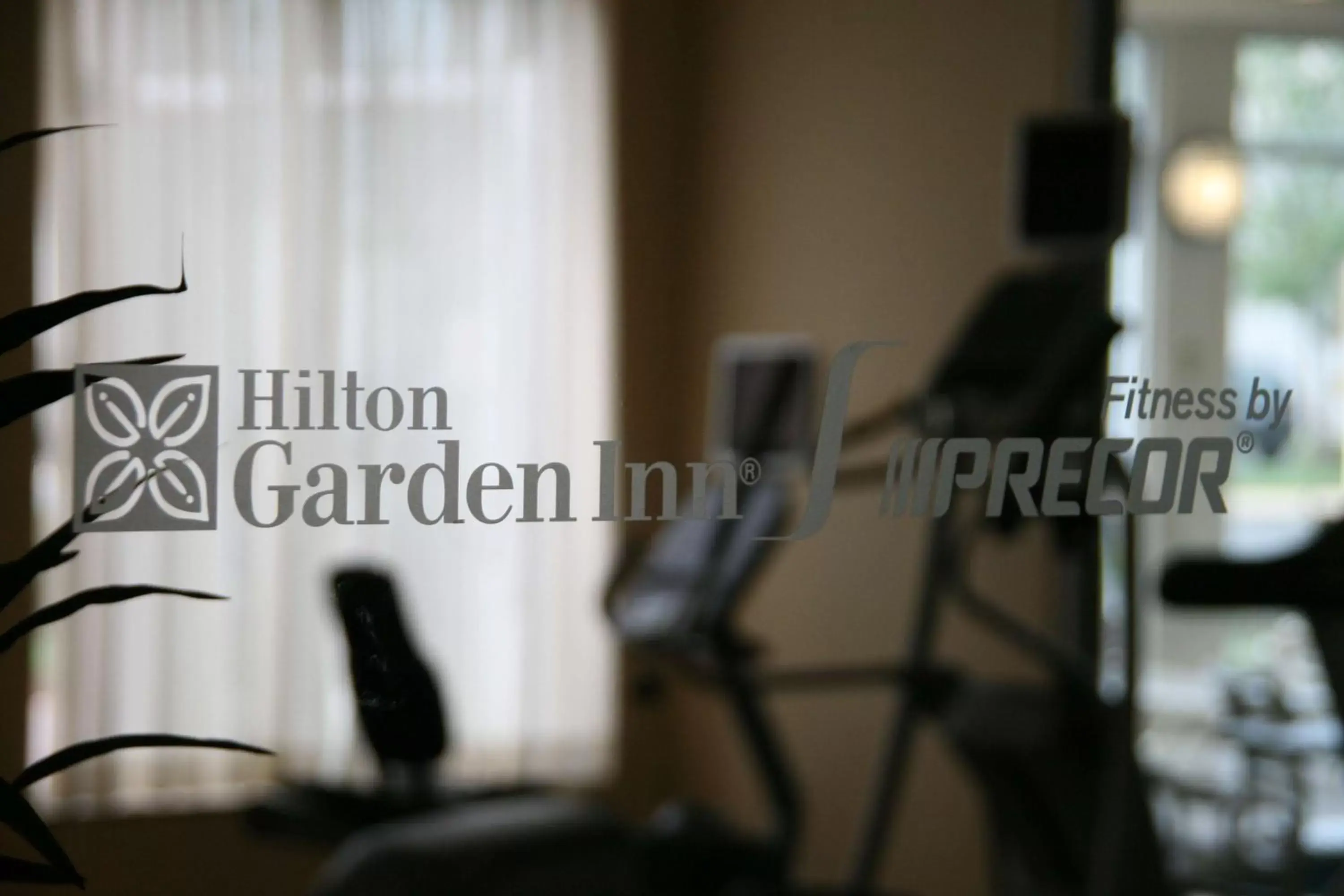 Fitness centre/facilities, Property Logo/Sign in Hilton Garden Inn Newport News