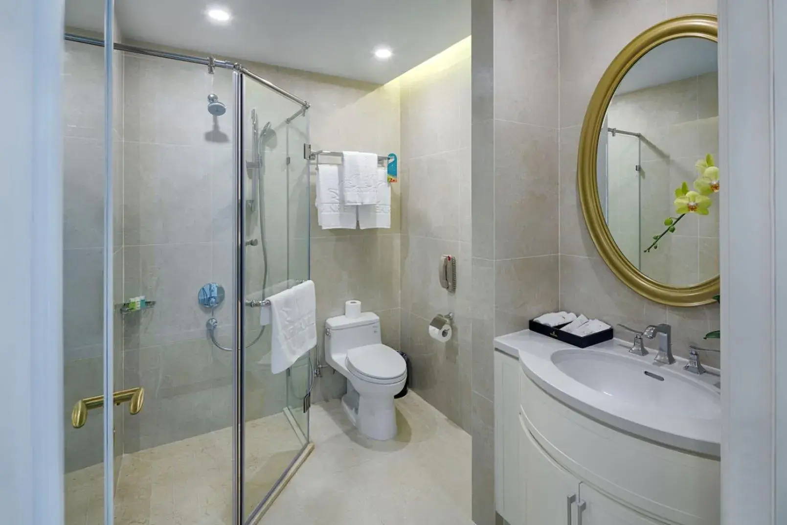 Bathroom in Vinpearl Beachfront Nha Trang