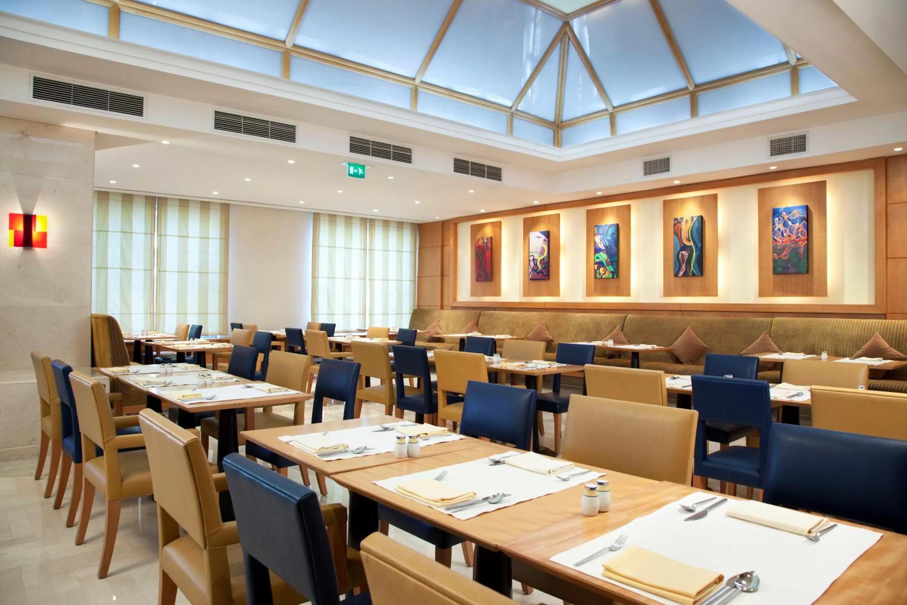 Restaurant/places to eat in Holiday Inn Citystars by IHG