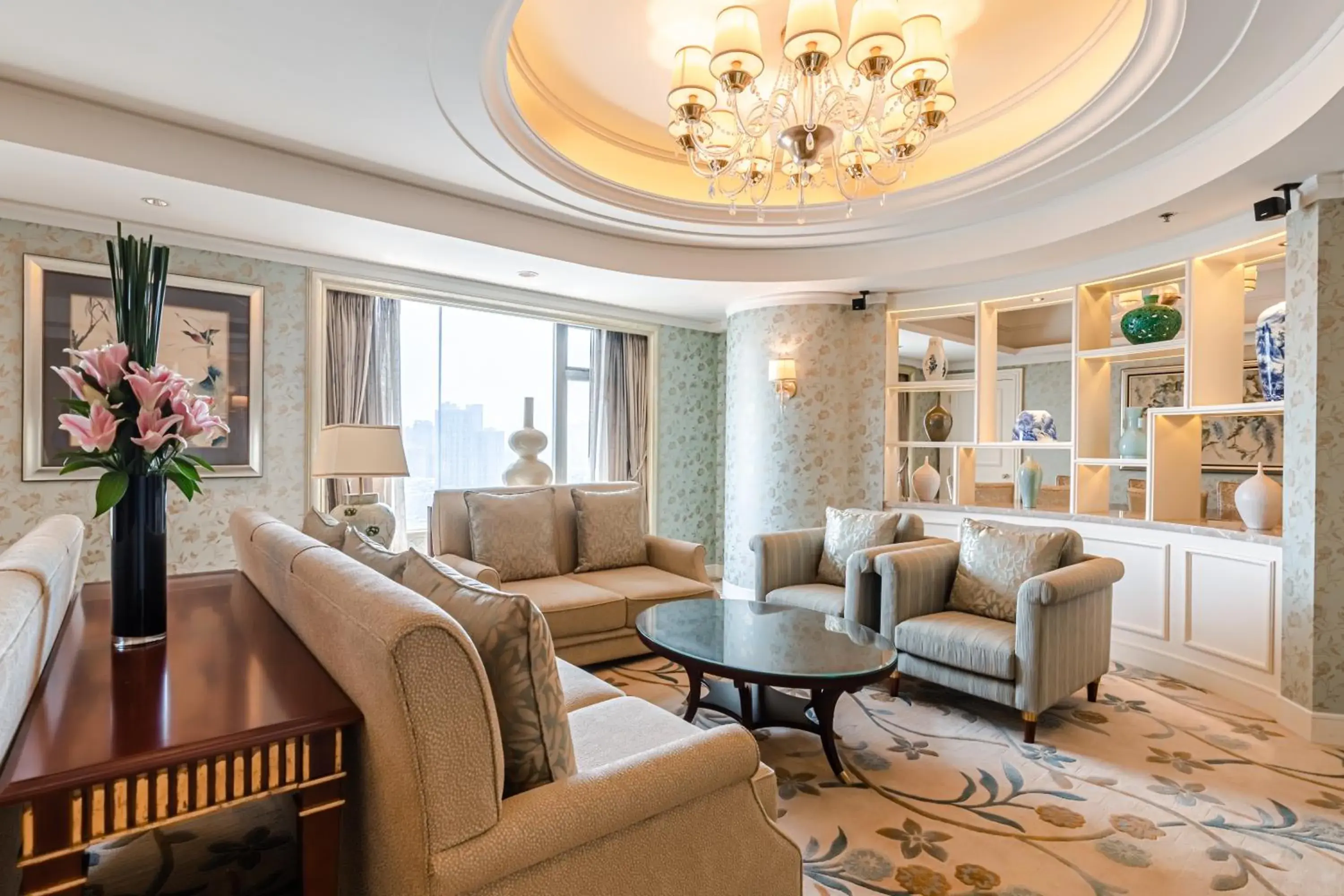 Living room in Shangri-La Hotel, Wuhan