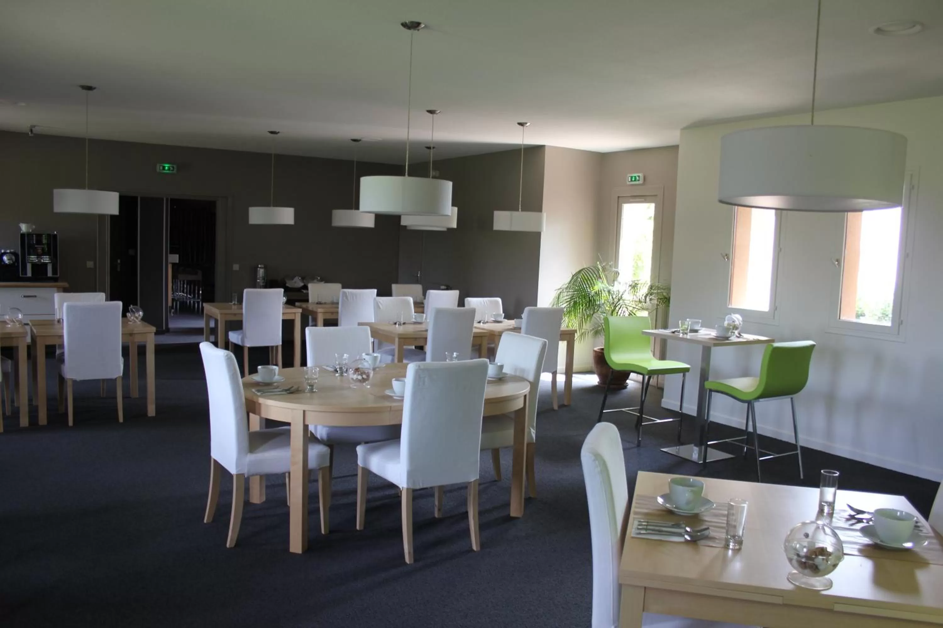 Restaurant/places to eat in The Originals Boutique, Hôtel Marytel, Montbrison