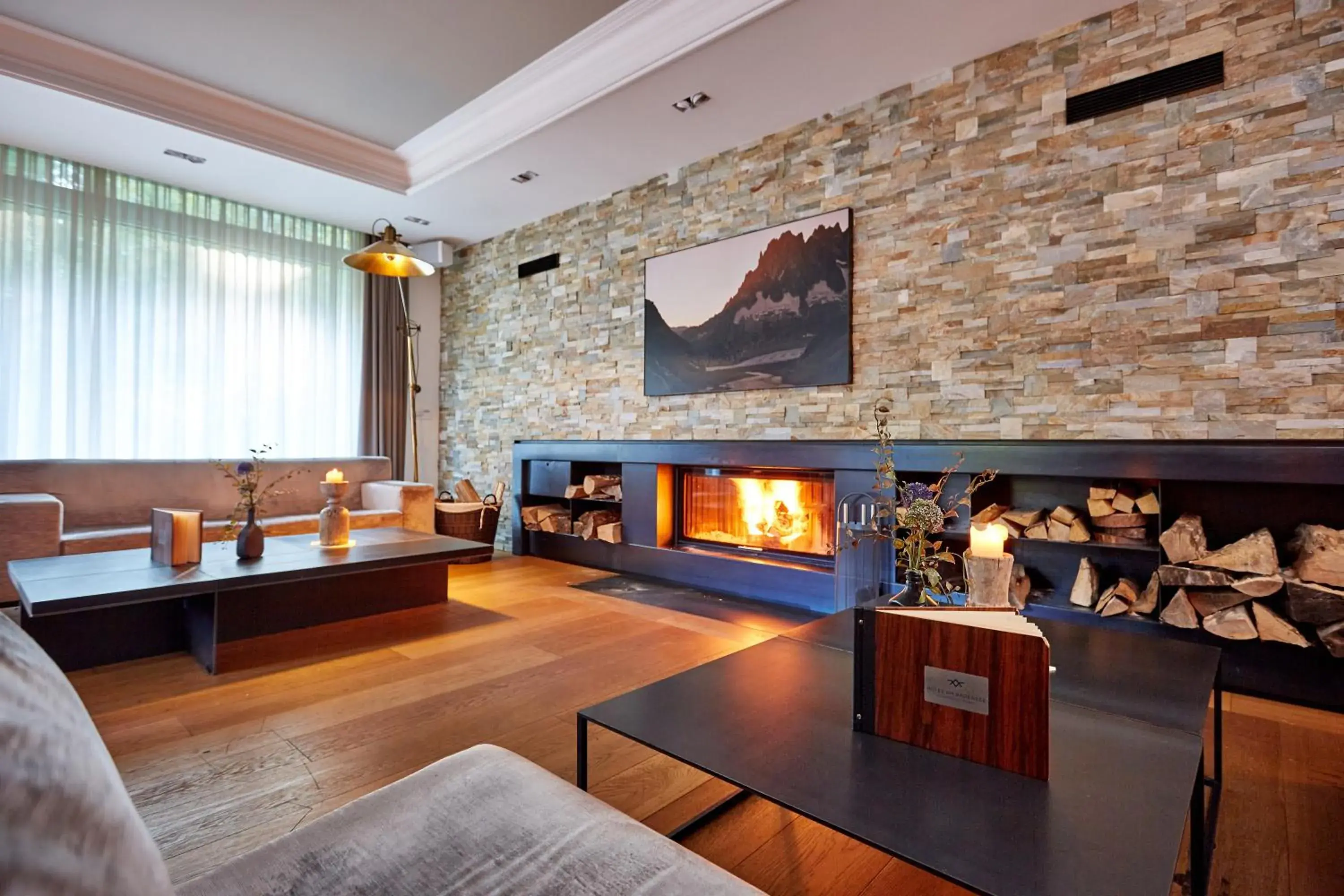 Lounge or bar in Hotel am Badersee