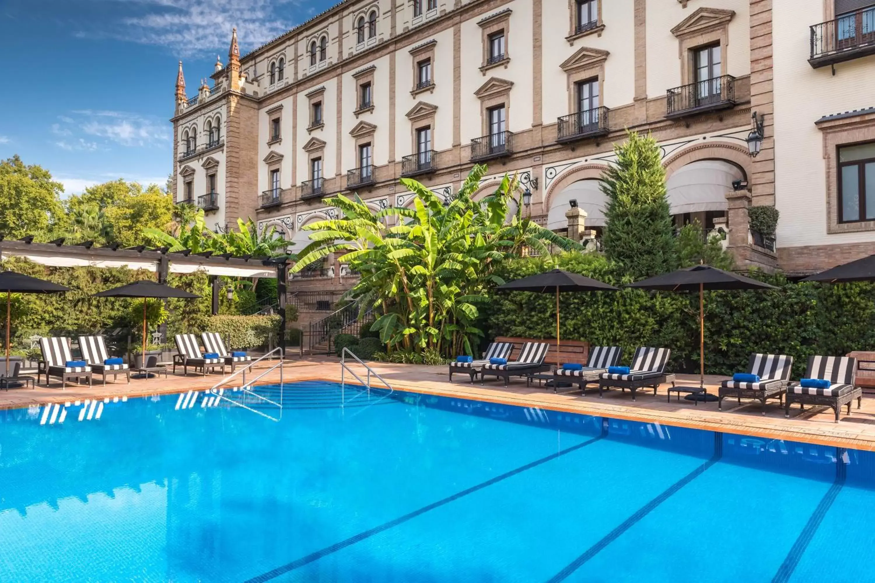 Swimming Pool in Hotel Alfonso XIII, a Luxury Collection Hotel, Seville