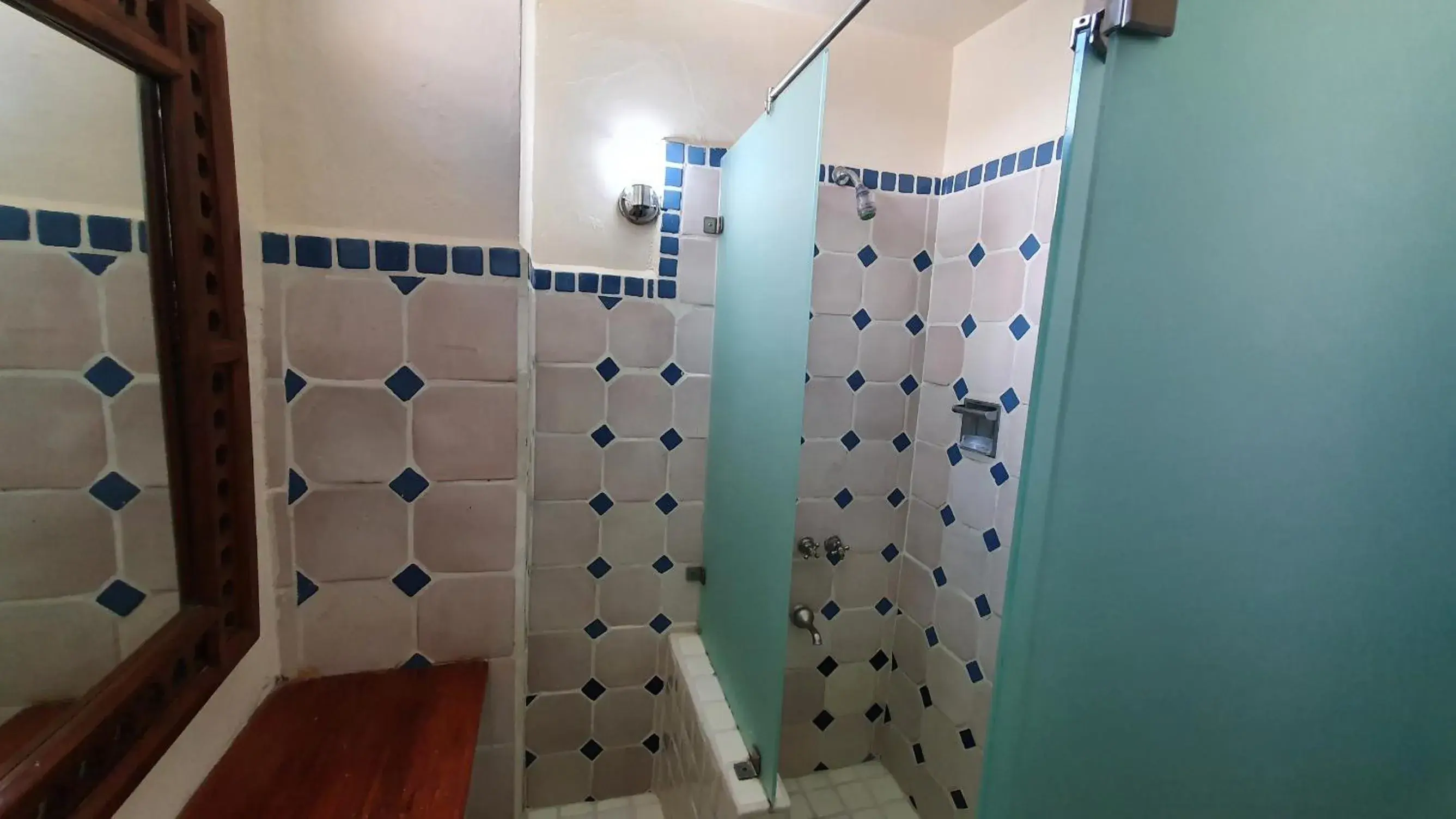 Toilet, Bathroom in Hotel Posada Santa Fe