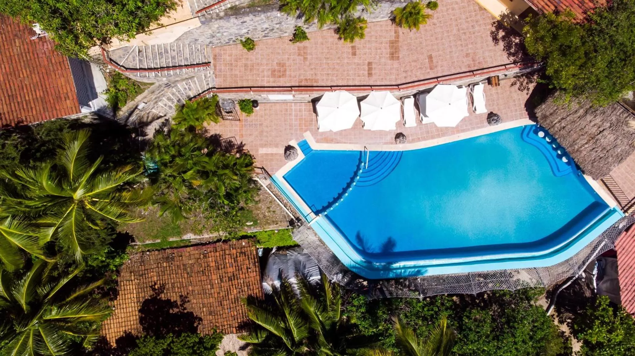 Swimming pool in Hotel Catalina Beach Resort