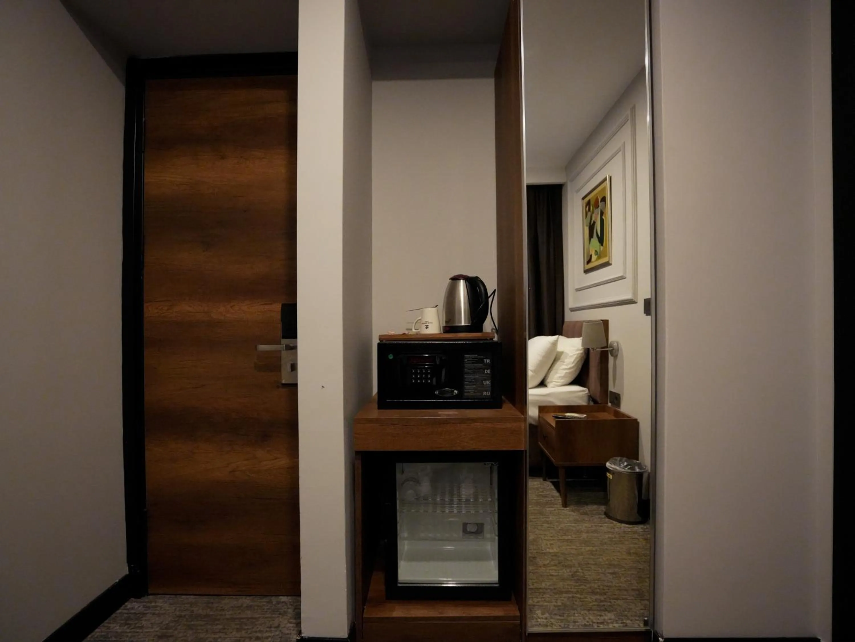 room service in Zalel Hotels Laleli