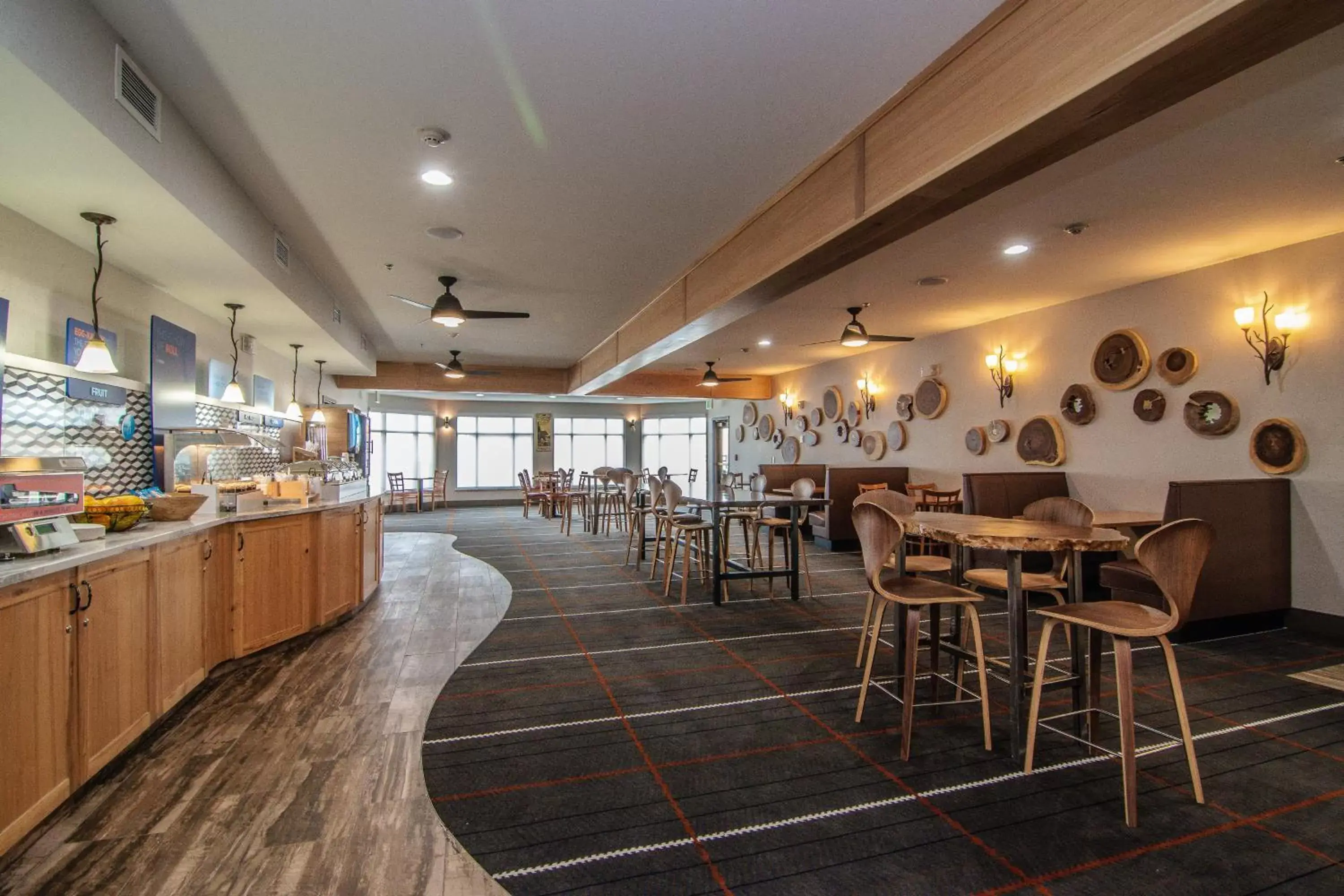 Breakfast, Restaurant/Places to Eat in Holiday Inn Express Hotel & Suites Kalispell, an IHG Hotel