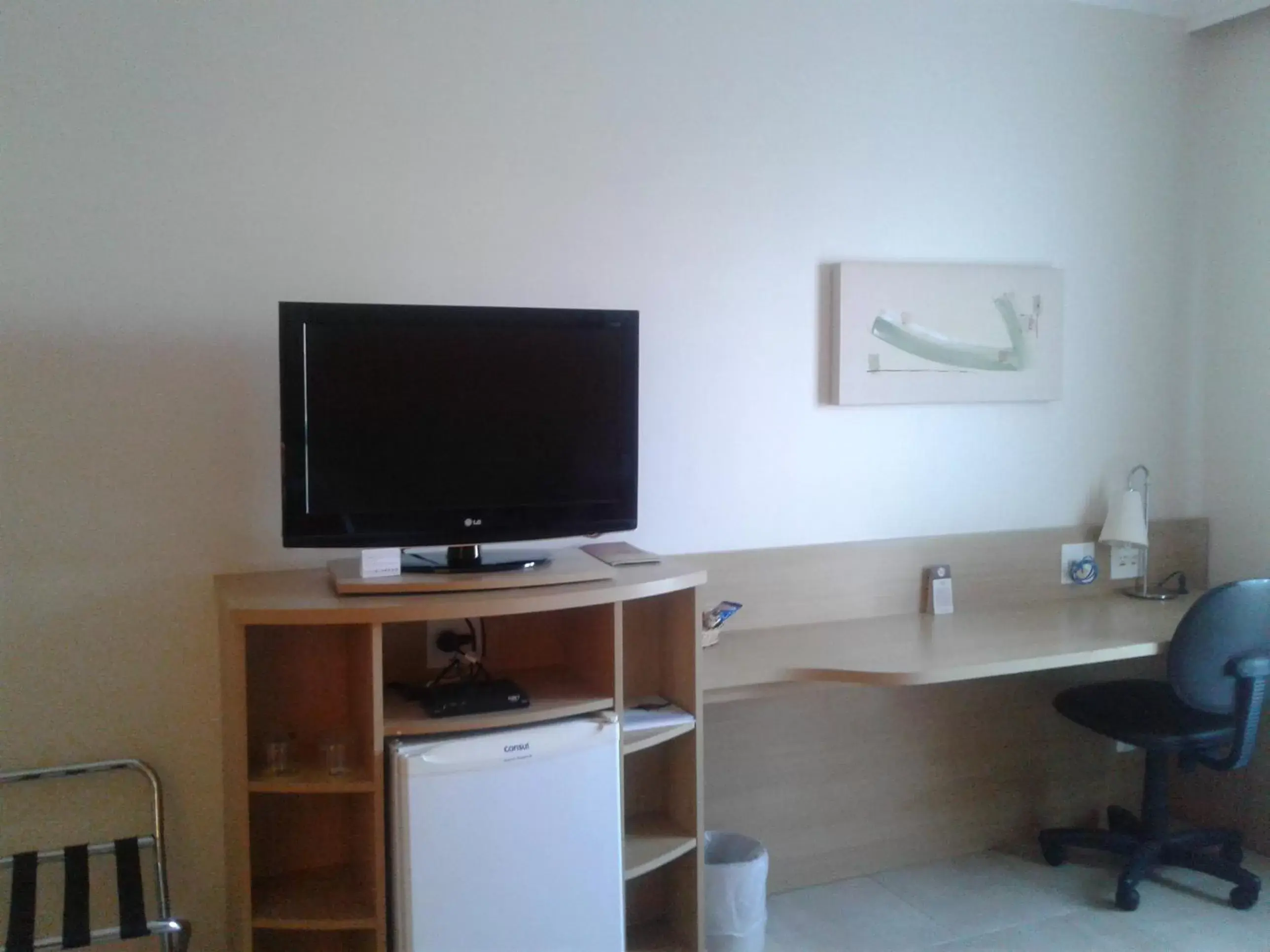 Bedroom, TV/Entertainment Center in Comfort Franca