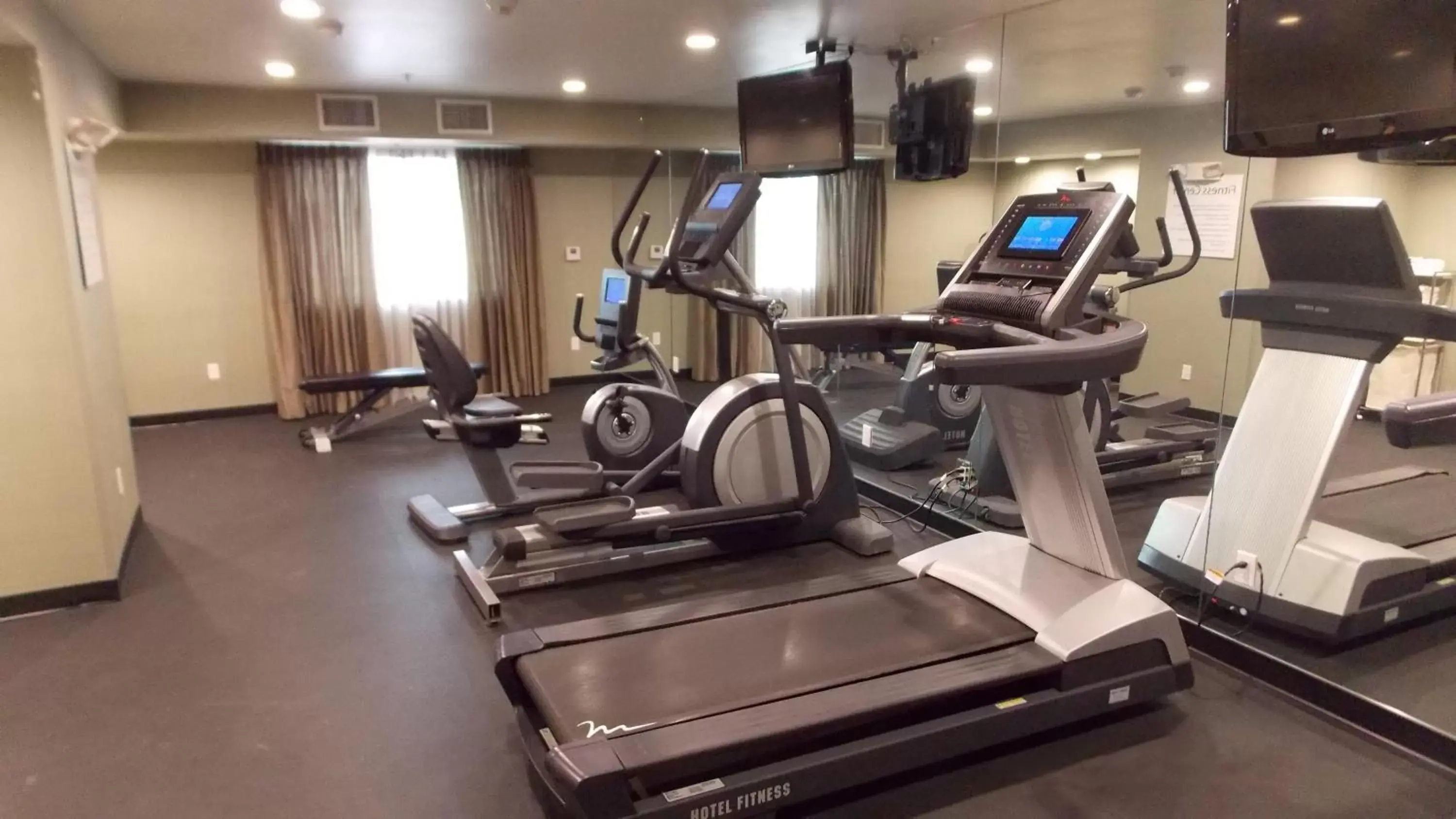 Fitness centre/facilities, Fitness Center/Facilities in Holiday Inn Express Bakersfield, an IHG Hotel