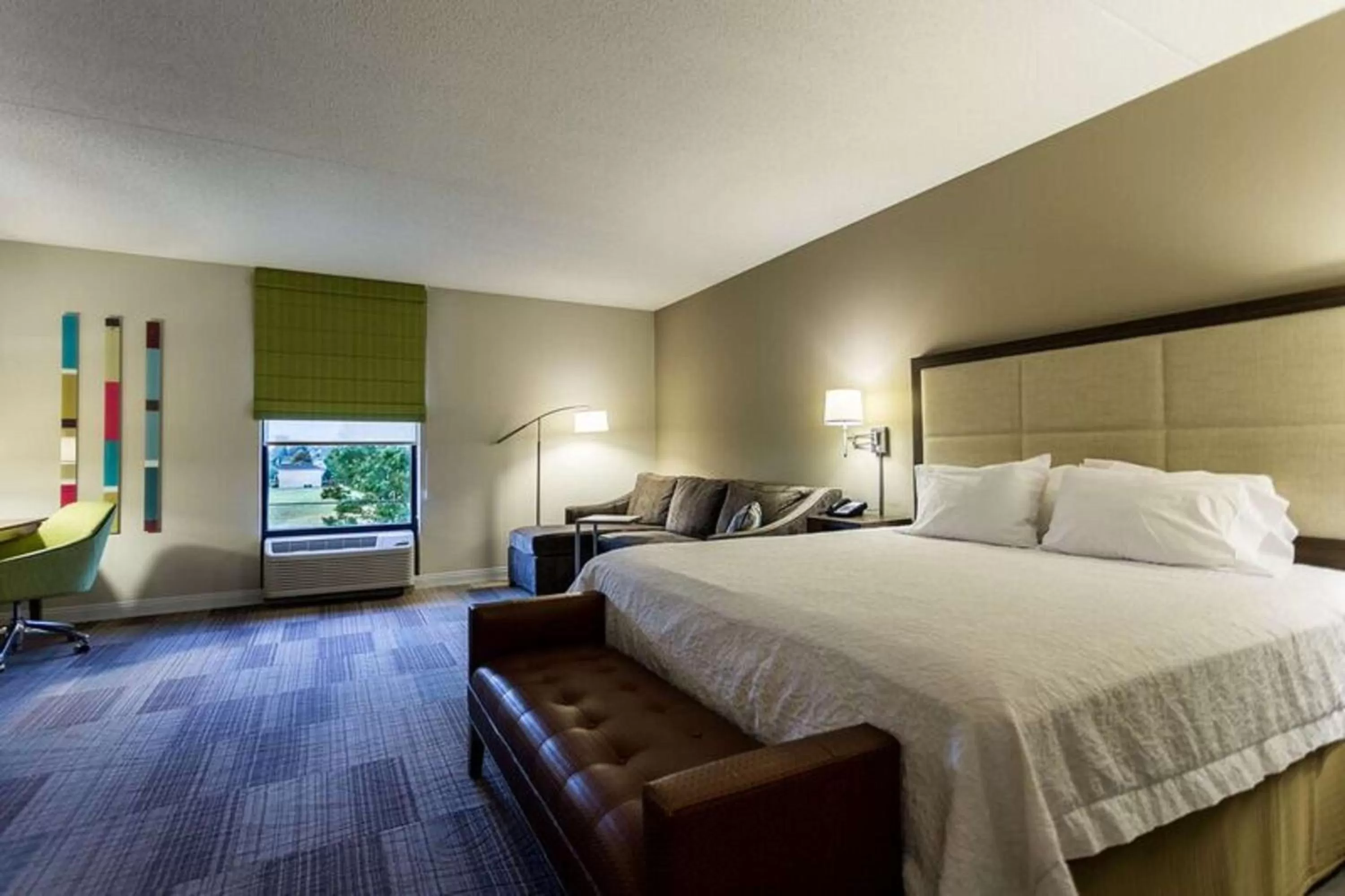 Bed in Hampton Inn Somerset