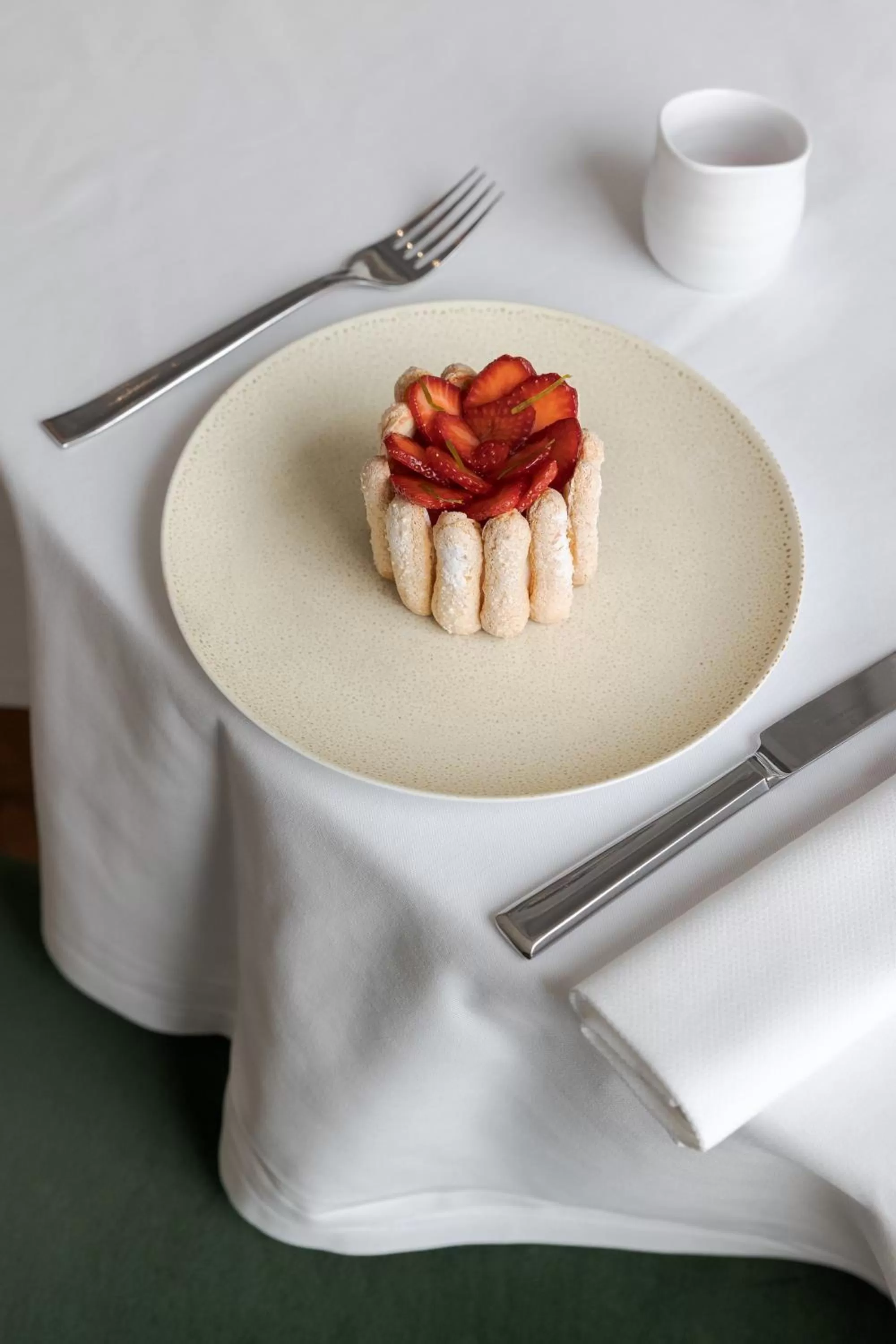 Food in Hotel Le Place d'Armes - Relais & Châteaux