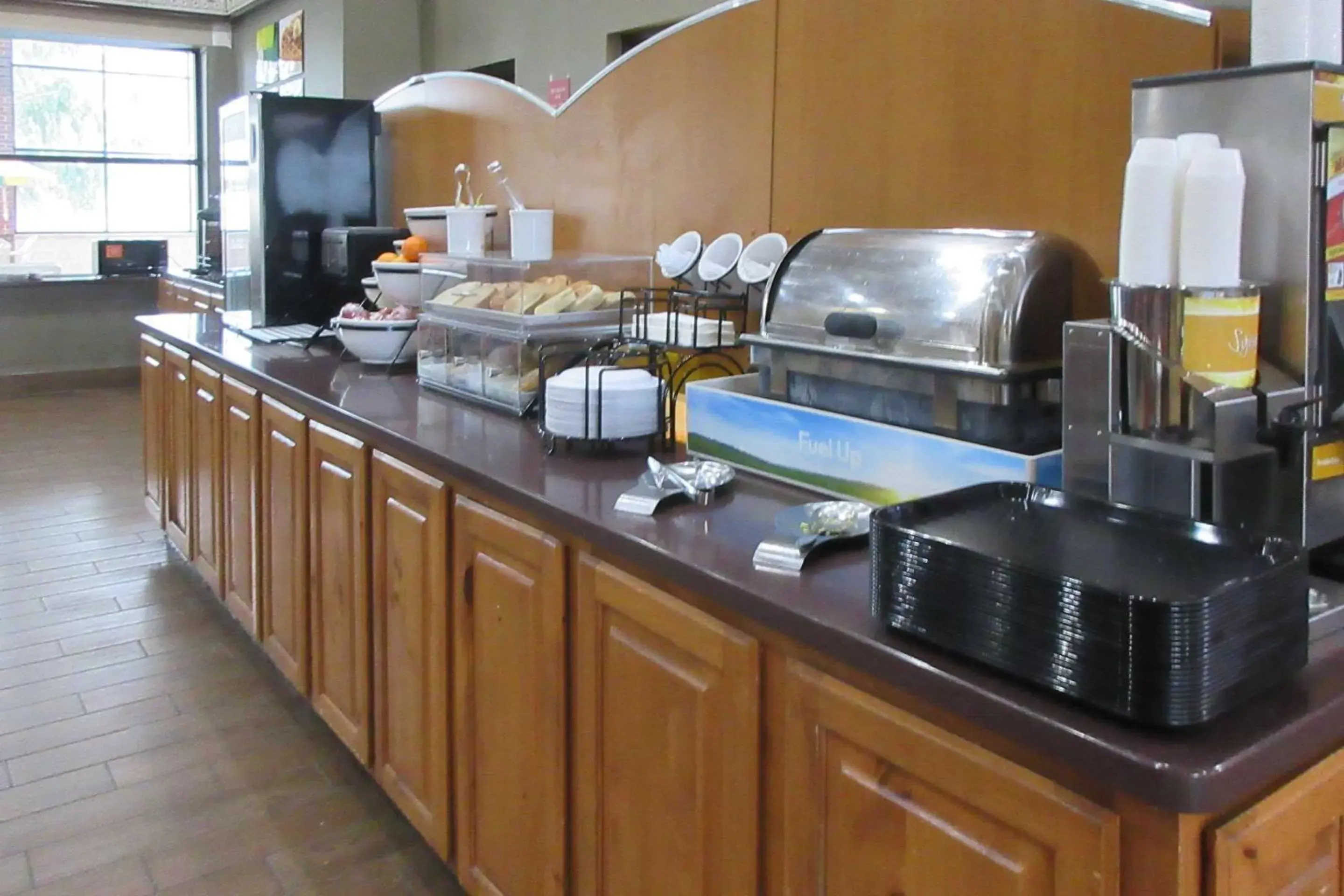 Restaurant/places to eat, Kitchen/Kitchenette in Comfort Inn